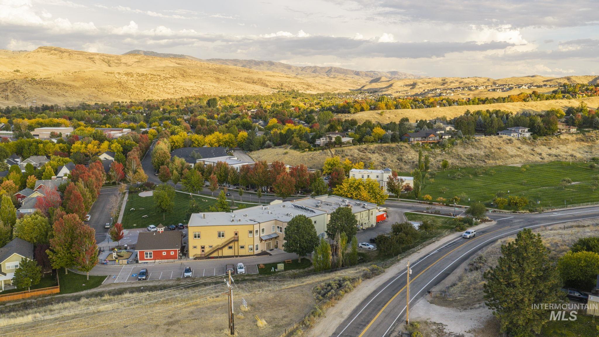 3936 W Farm View Drive, Boise, Idaho 83714, 3 Bedrooms, 3 Bathrooms, Residential For Sale, Price $999,000, 99003743