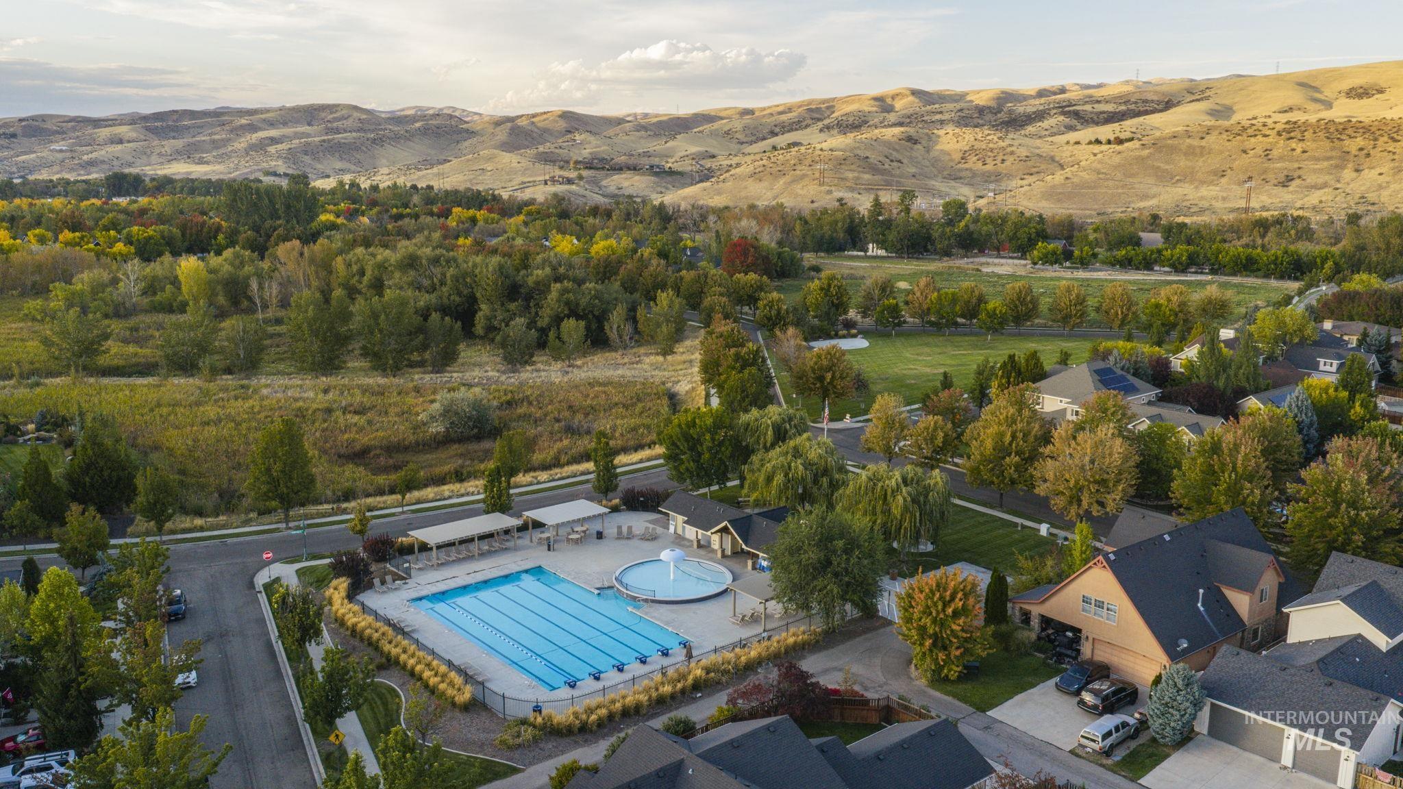 3936 W Farm View Drive, Boise, Idaho 83714, 3 Bedrooms, 3 Bathrooms, Residential For Sale, Price $999,000, 99003743