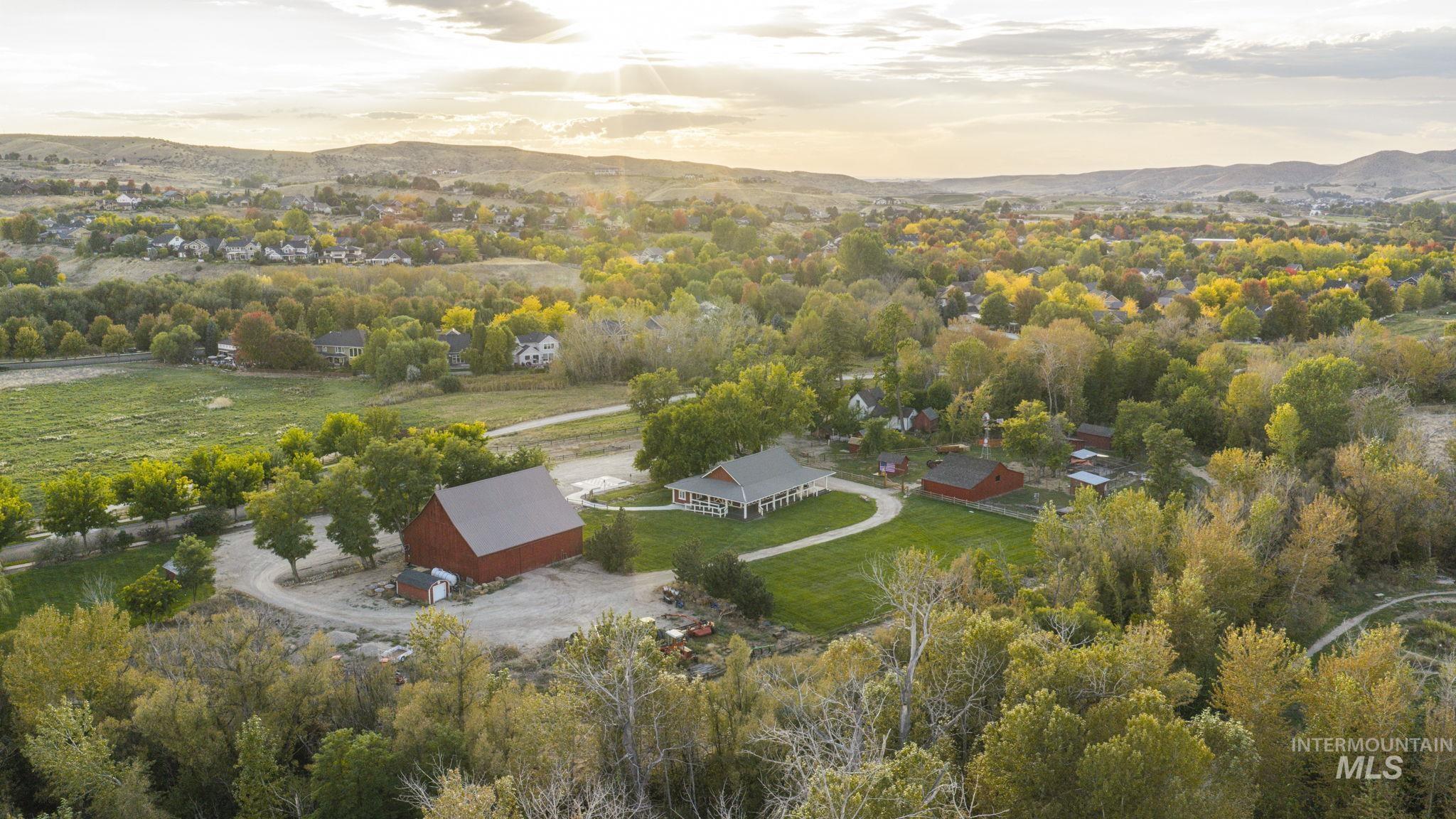 3936 W Farm View Drive, Boise, Idaho 83714, 3 Bedrooms, 3 Bathrooms, Residential For Sale, Price $999,000, 99003743