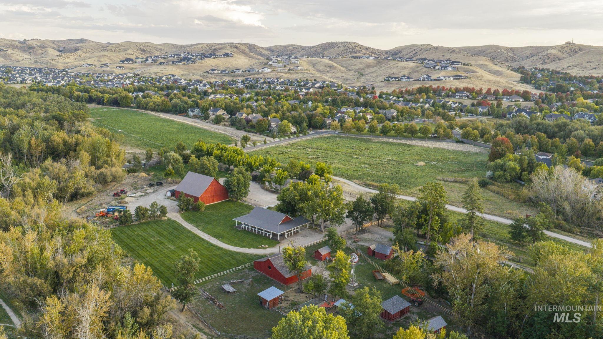 3936 W Farm View Drive, Boise, Idaho 83714, 3 Bedrooms, 3 Bathrooms, Residential For Sale, Price $999,000, 99003743