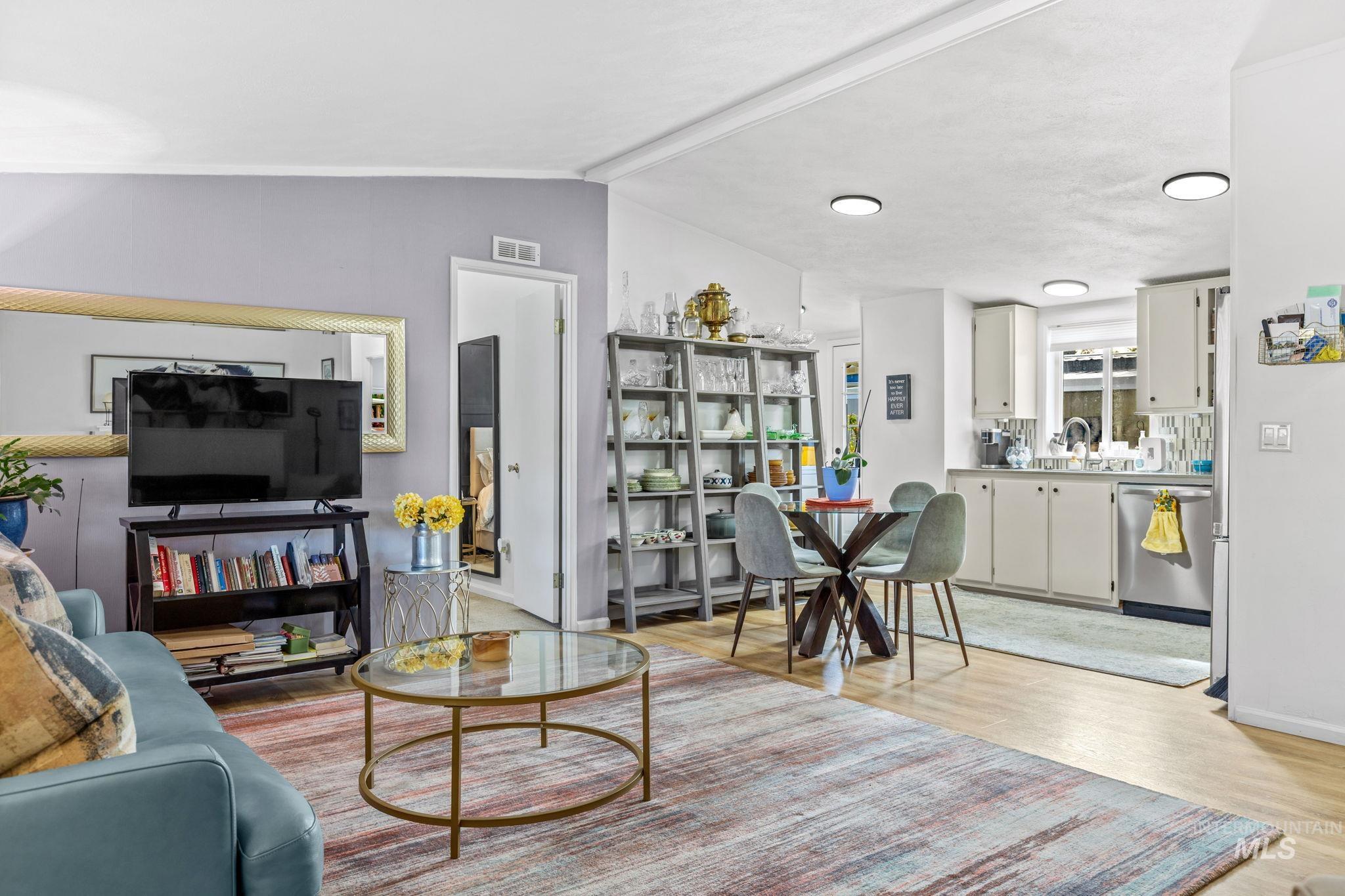 3181 W Alpine St., Boise, Idaho 83705, 3 Bedrooms, 2 Bathrooms, Residential For Sale, Price $150,000, 99003744