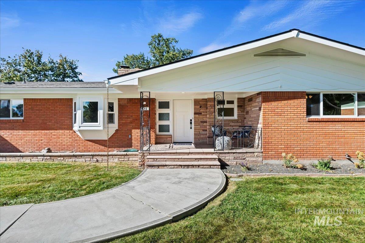 523 S State St, Nampa, Idaho 83686, 3 Bedrooms, 3.5 Bathrooms, Residential For Sale, Price $529,900,MLS 99003745