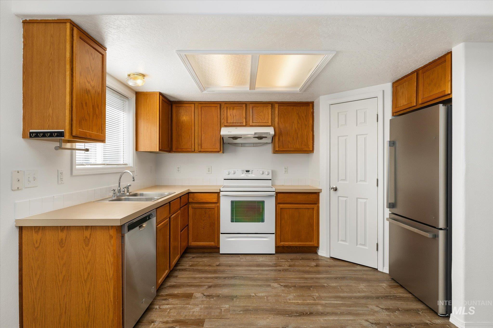 2313 W Grouse Ave, Nampa, Idaho 83651, 3 Bedrooms, 2 Bathrooms, Residential For Sale, Price $358,000, 99003747