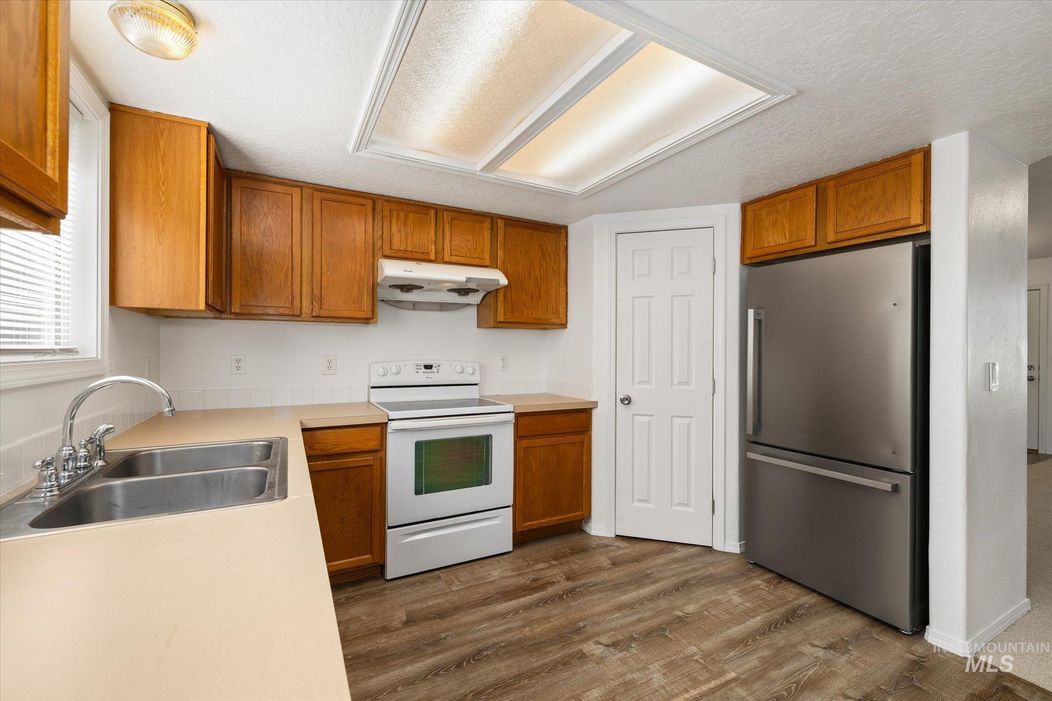 2313 W Grouse Ave, Nampa, Idaho 83651, 3 Bedrooms, 2 Bathrooms, Residential For Sale, Price $358,000, 99003747