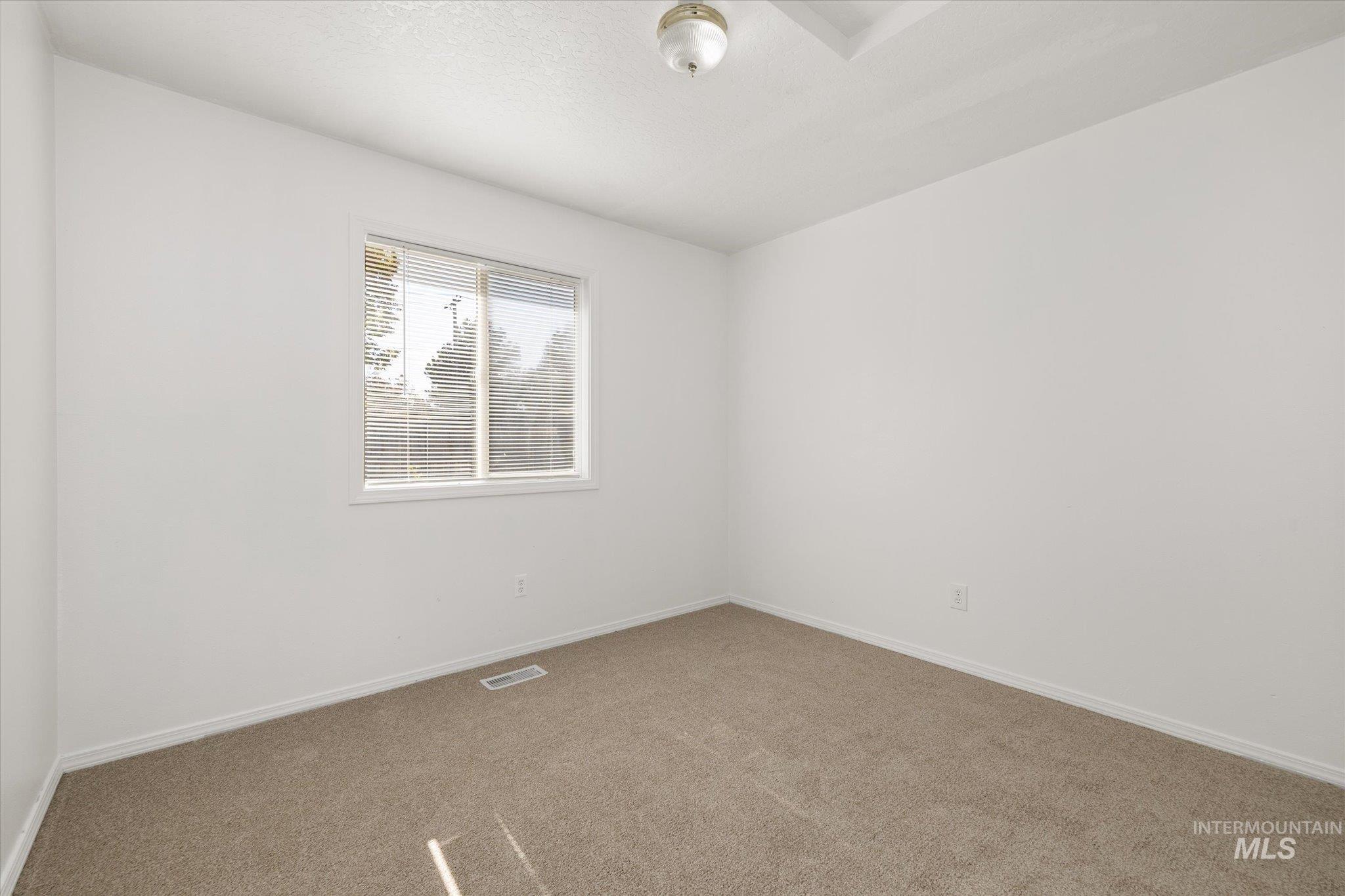 2313 W Grouse Ave, Nampa, Idaho 83651, 3 Bedrooms, 2 Bathrooms, Residential For Sale, Price $358,000, 99003747