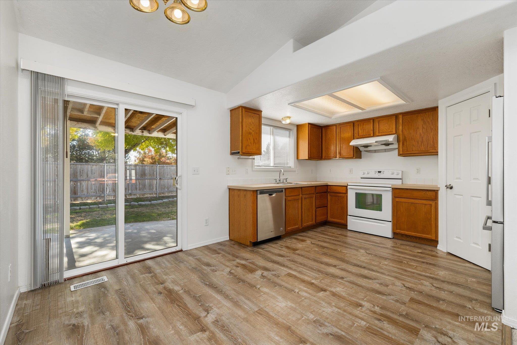 2313 W Grouse Ave, Nampa, Idaho 83651, 3 Bedrooms, 2 Bathrooms, Residential For Sale, Price $358,000, 99003747