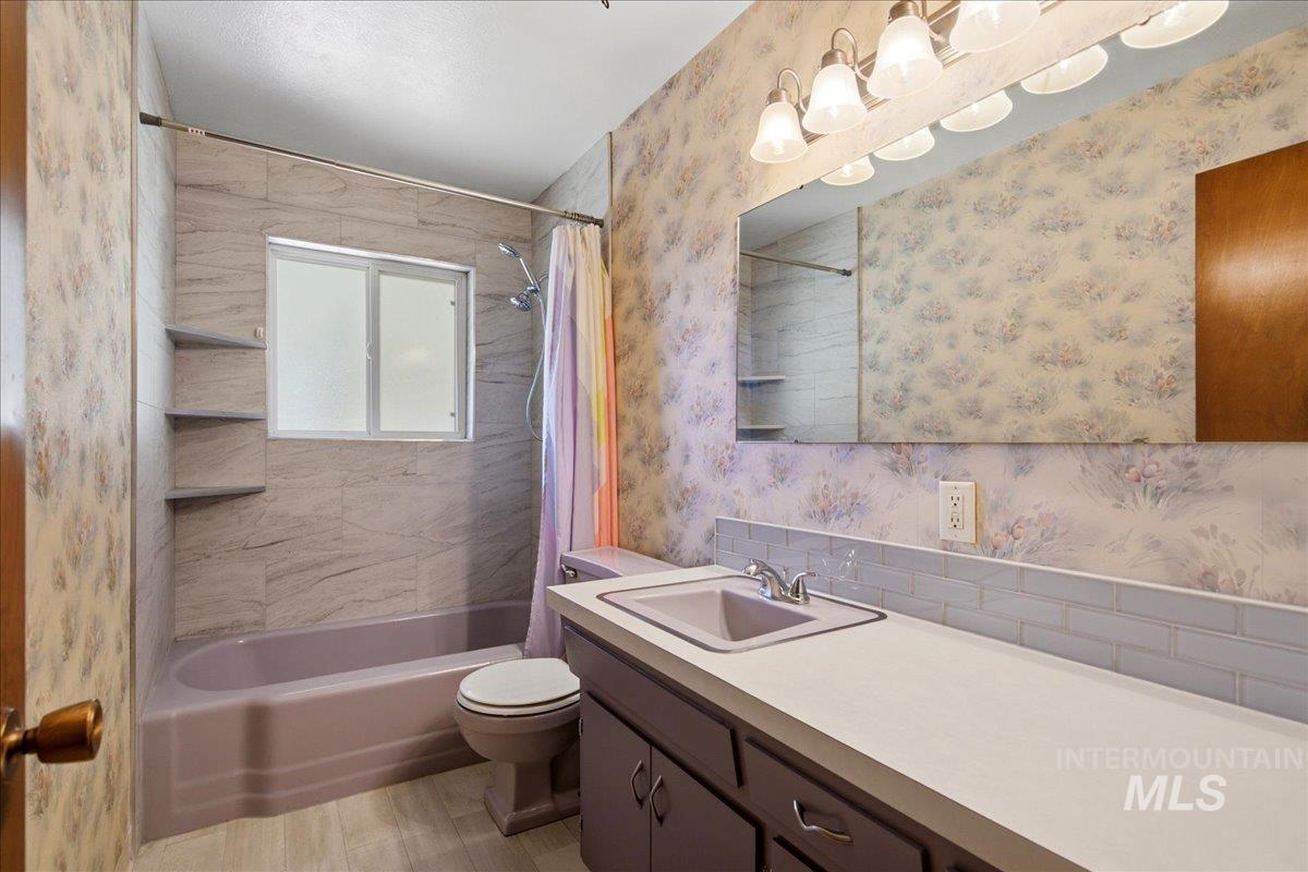 7019 W Rosewood Dr, Boise, Idaho 83709, 3 Bedrooms, 2 Bathrooms, Residential For Sale, Price $479,900,MLS 99003748