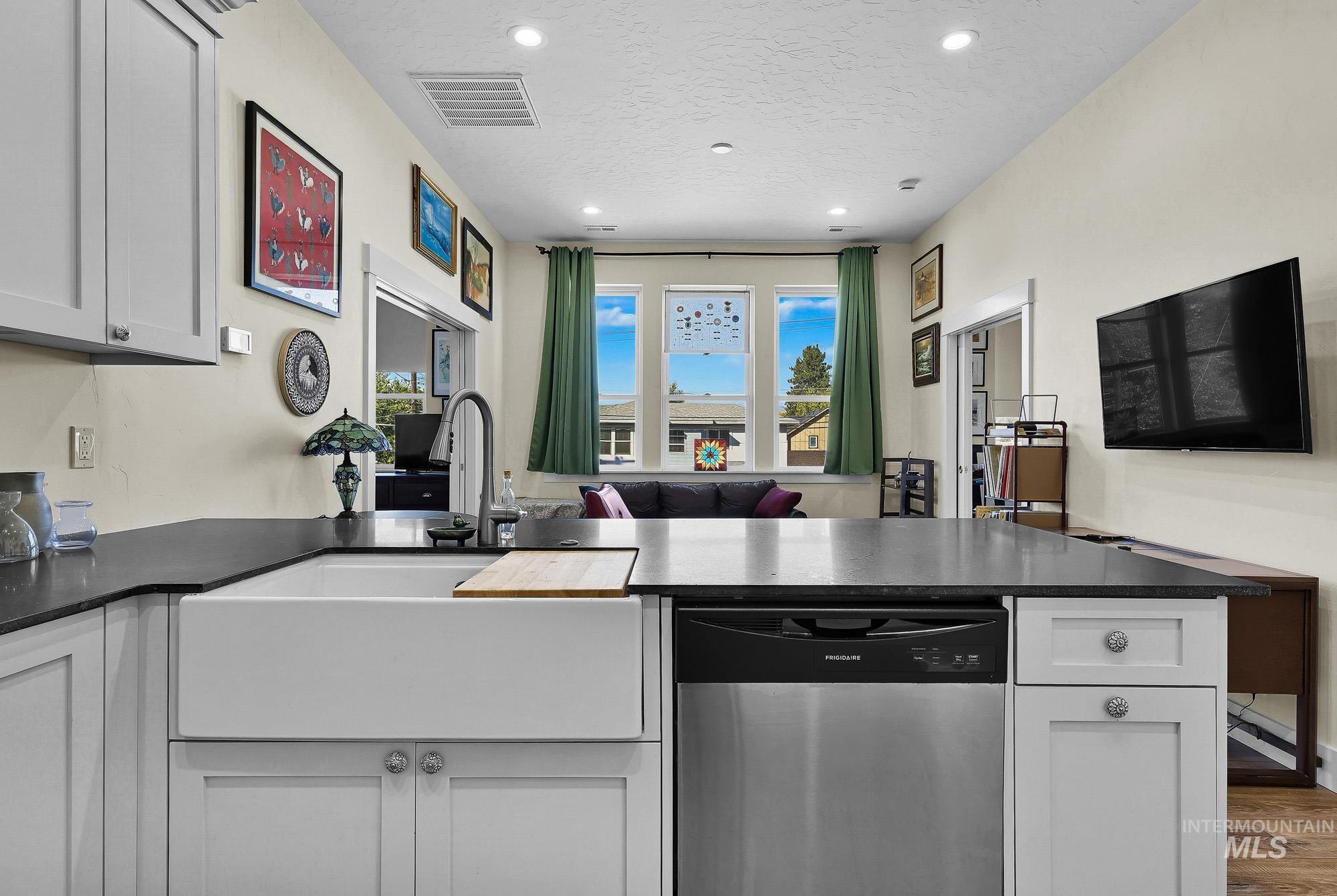 1701 S Division Ave, Boise, Idaho 83706, 2 Bedrooms, 1 Bathroom, Residential For Sale, Price $850,000, 99003750