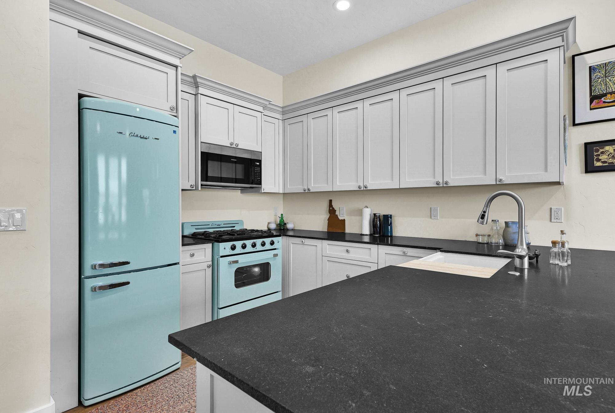 1701 S Division Ave, Boise, Idaho 83706, 2 Bedrooms, 1 Bathroom, Residential For Sale, Price $850,000, 99003750