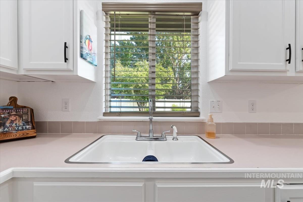 2214 E Katelyn dr., Meridian, Idaho 83646, 3 Bedrooms, 2 Bathrooms, Residential For Sale, Price $469,000,MLS 99003754