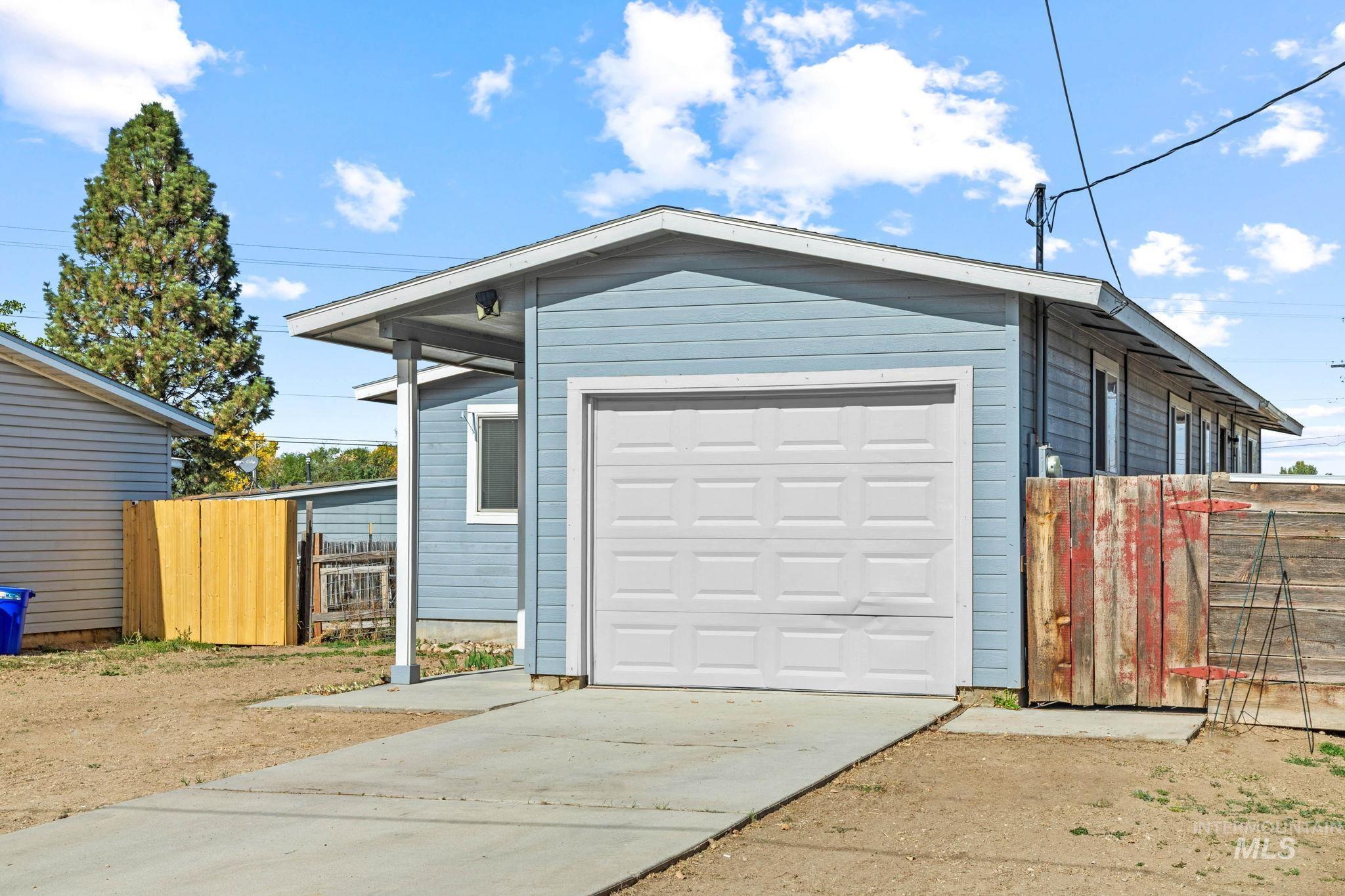 1126 Powell Ave., Nampa, Idaho 83687, 3 Bedrooms, 1 Bathroom, Residential For Sale, Price $329,900, 99003755