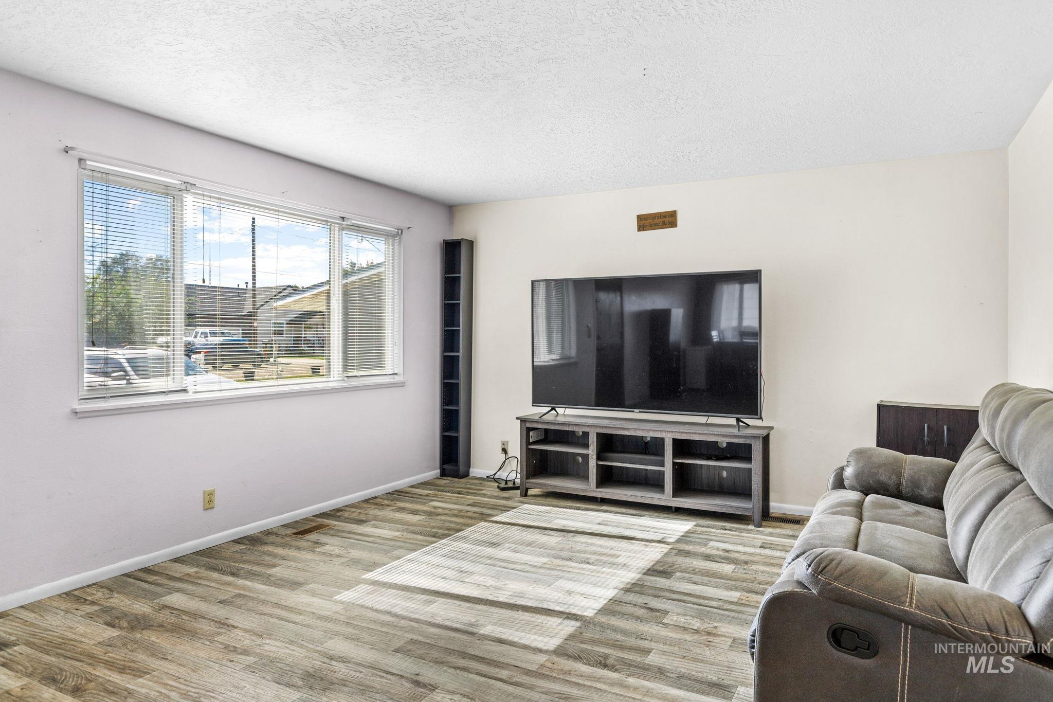 1126 Powell Ave., Nampa, Idaho 83687, 3 Bedrooms, 1 Bathroom, Residential For Sale, Price $329,900, 99003755