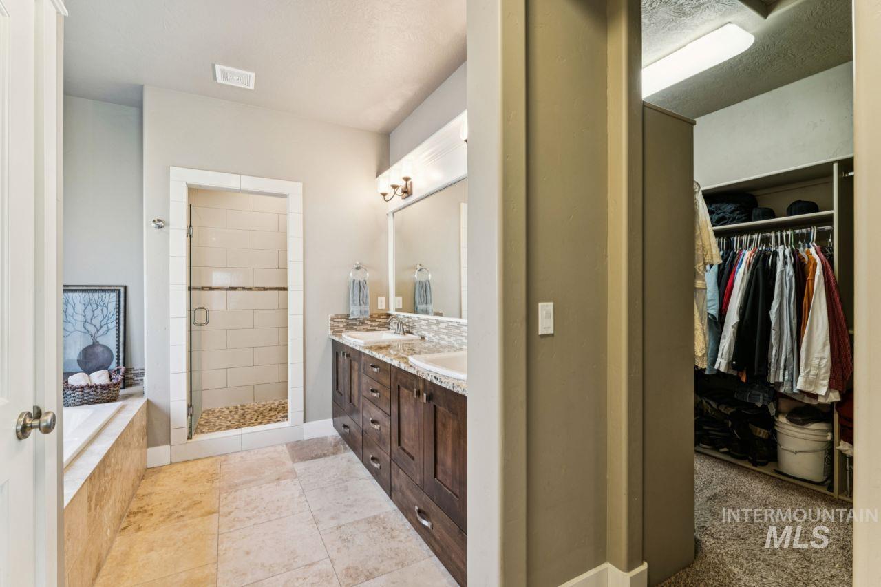 5479 N Plumcreek Way, Boise, Idaho 83713, 5 Bedrooms, 2.5 Bathrooms, Residential For Sale, Price $765,000, 99003757