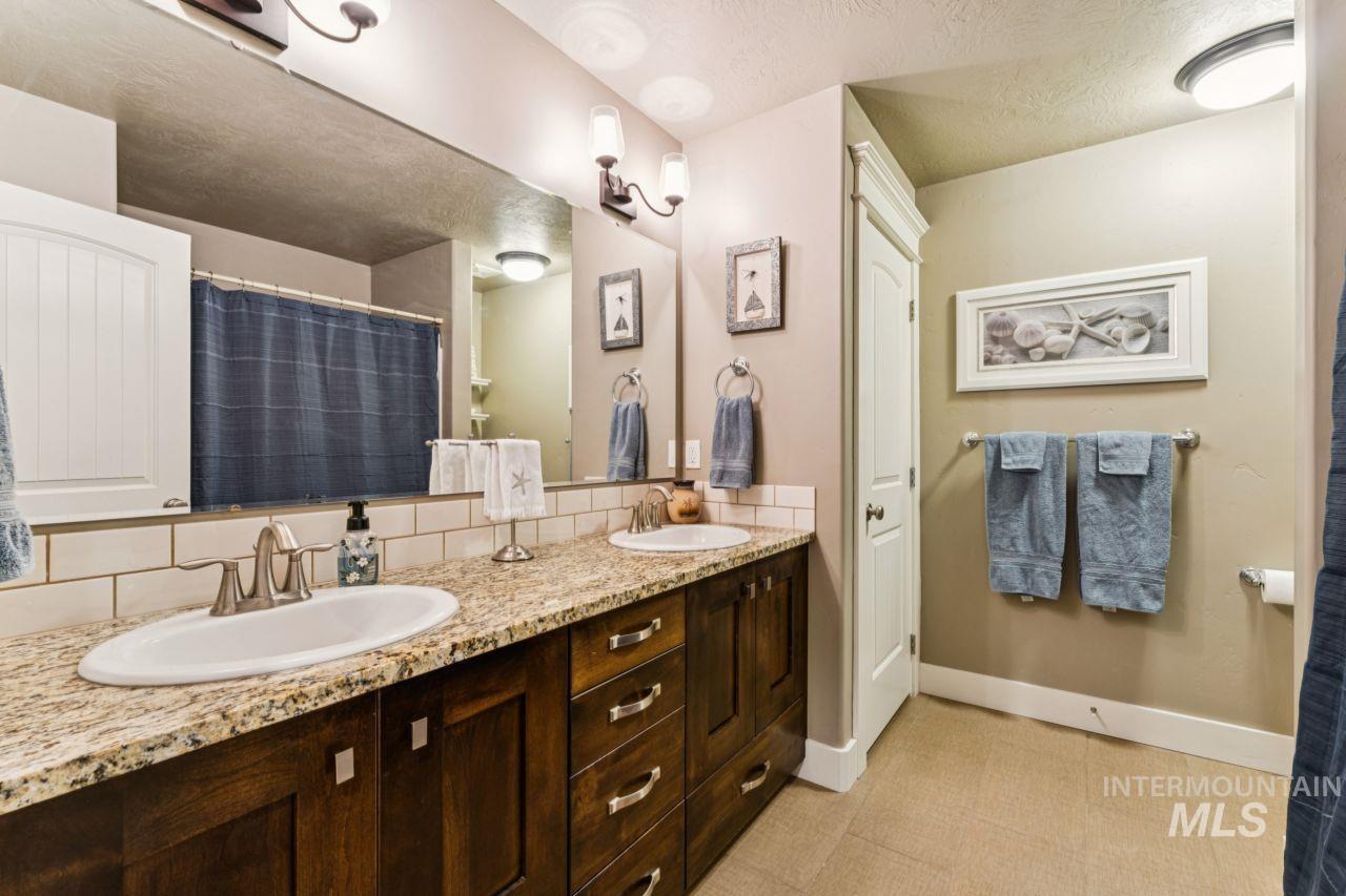 5479 N Plumcreek Way, Boise, Idaho 83713, 5 Bedrooms, 2.5 Bathrooms, Residential For Sale, Price $765,000, 99003757