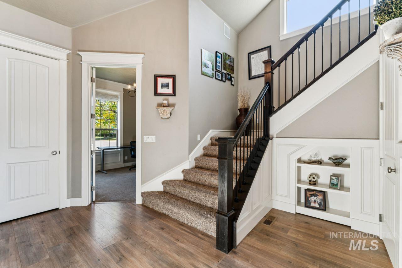 5479 N Plumcreek Way, Boise, Idaho 83713, 5 Bedrooms, 2.5 Bathrooms, Residential For Sale, Price $765,000, 99003757