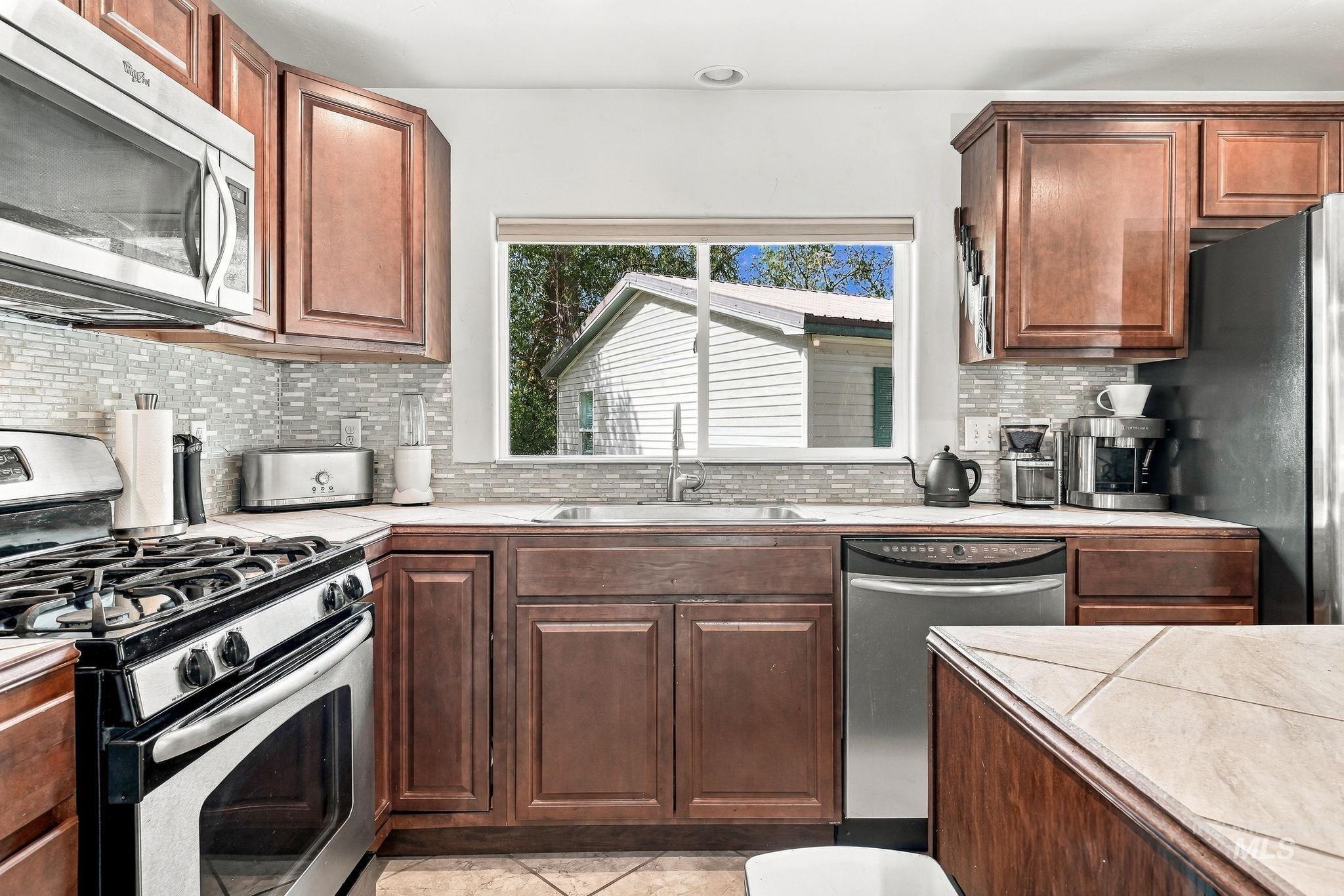 790 N Riviera Dr, Boise, Idaho 83703, 2 Bedrooms, 2 Bathrooms, Residential For Sale, Price $134,990, 99003758