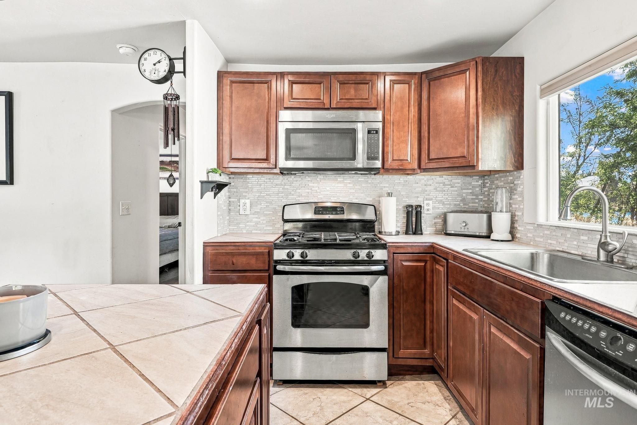 790 N Riviera Dr, Boise, Idaho 83703, 2 Bedrooms, 2 Bathrooms, Residential For Sale, Price $134,990, 99003758