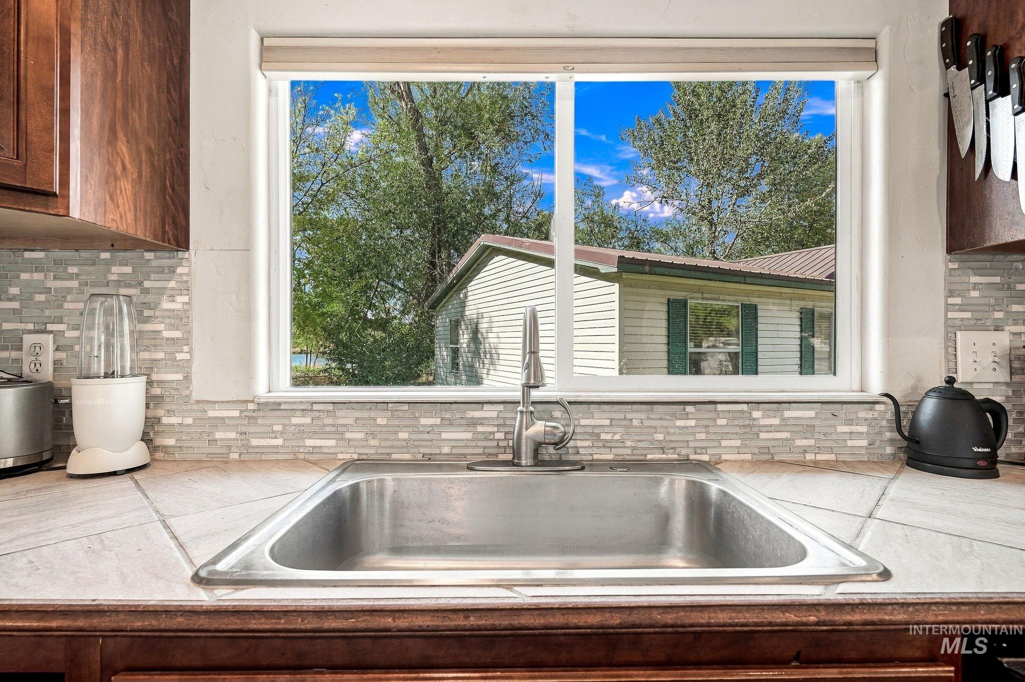 790 N Riviera Dr, Boise, Idaho 83703, 2 Bedrooms, 2 Bathrooms, Residential For Sale, Price $134,990, 99003758