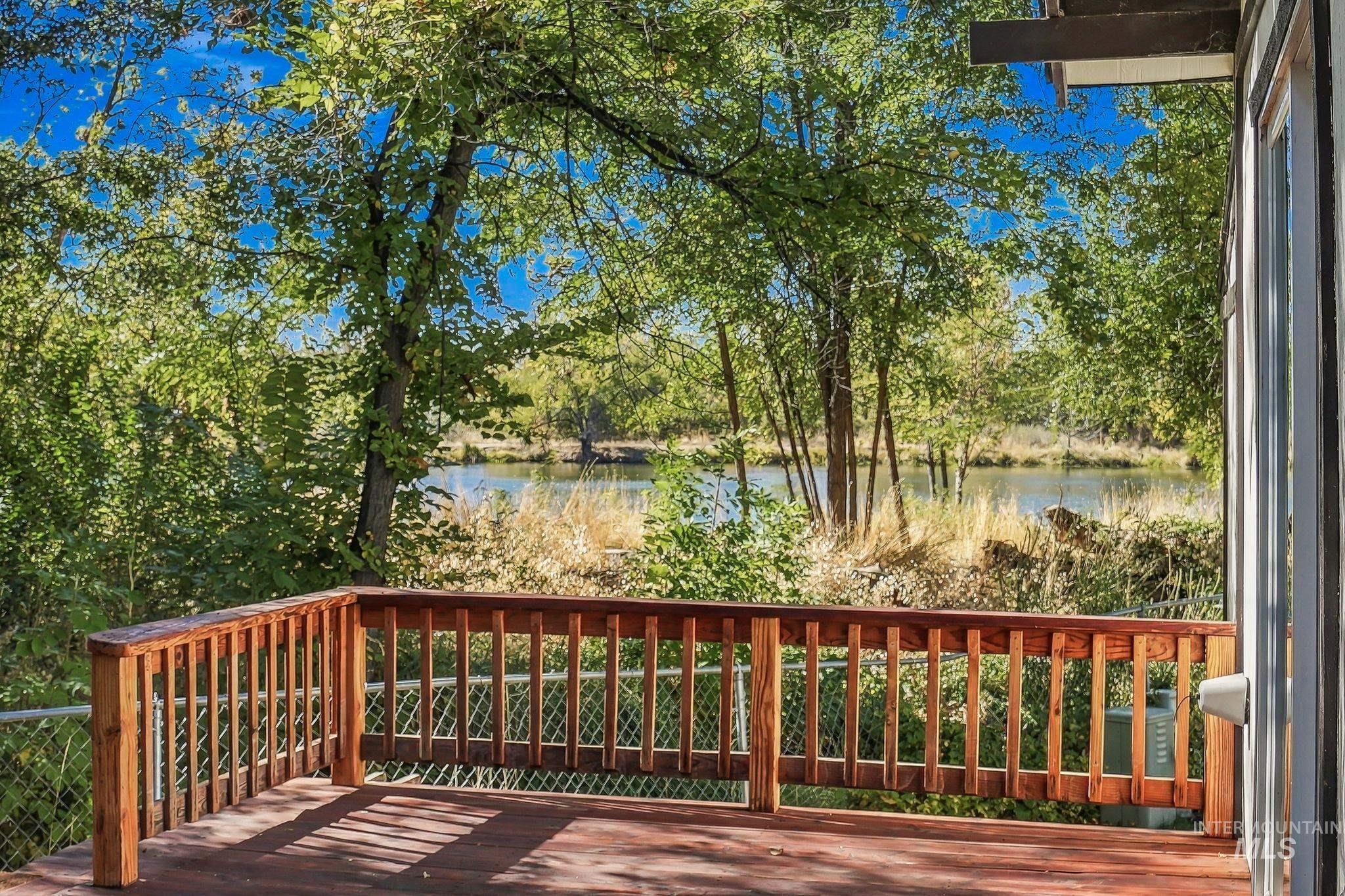 790 N Riviera Dr, Boise, Idaho 83703, 2 Bedrooms, 2 Bathrooms, Residential For Sale, Price $134,990, 99003758