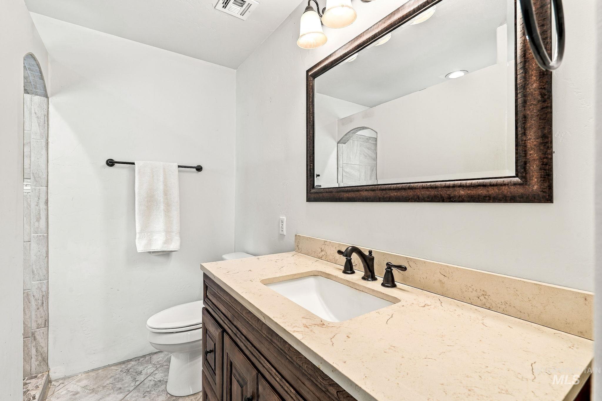 790 N Riviera Dr, Boise, Idaho 83703, 2 Bedrooms, 2 Bathrooms, Residential For Sale, Price $134,990, 99003758