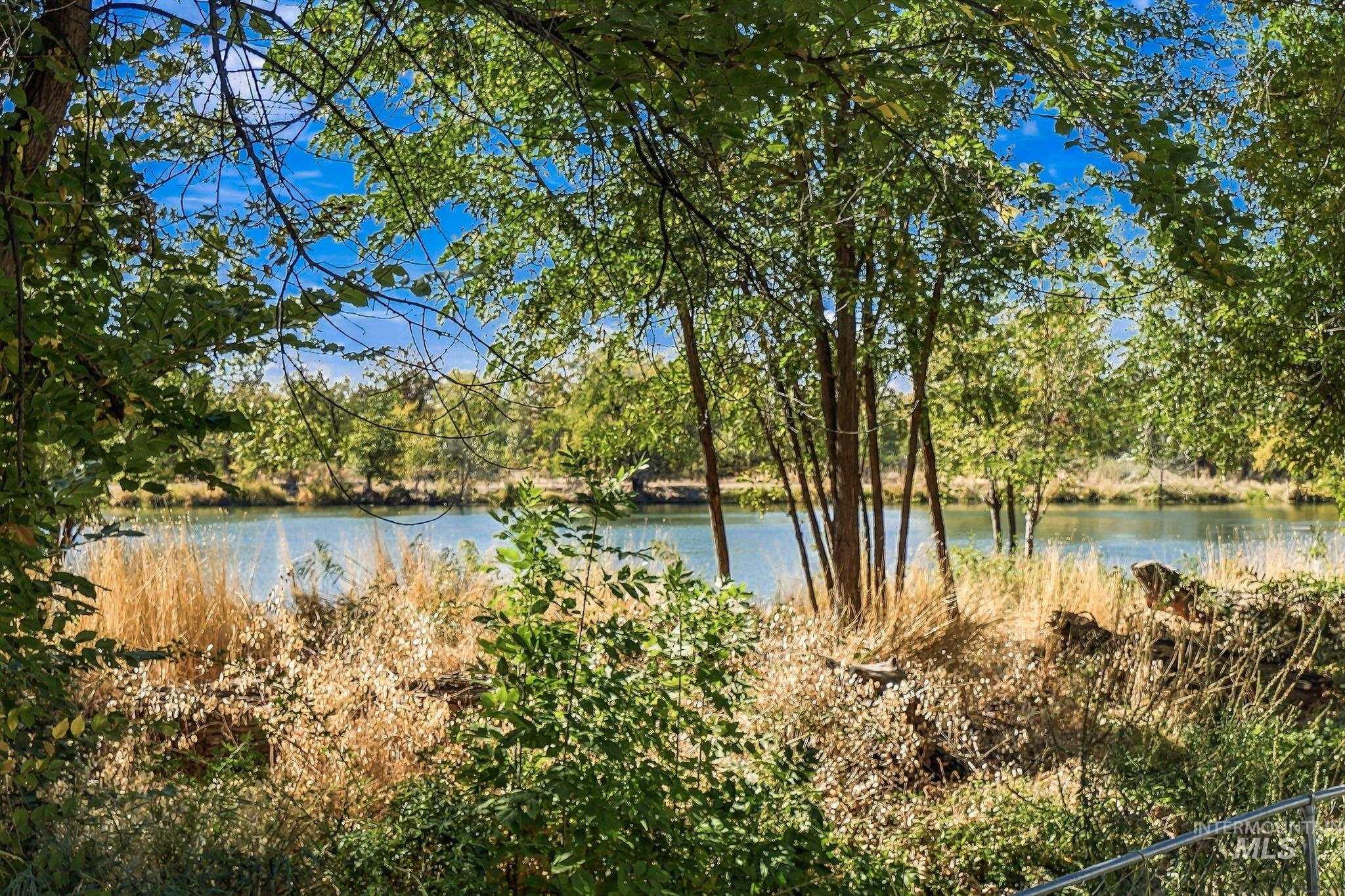 790 N Riviera Dr, Boise, Idaho 83703, 2 Bedrooms, 2 Bathrooms, Residential For Sale, Price $134,990, 99003758