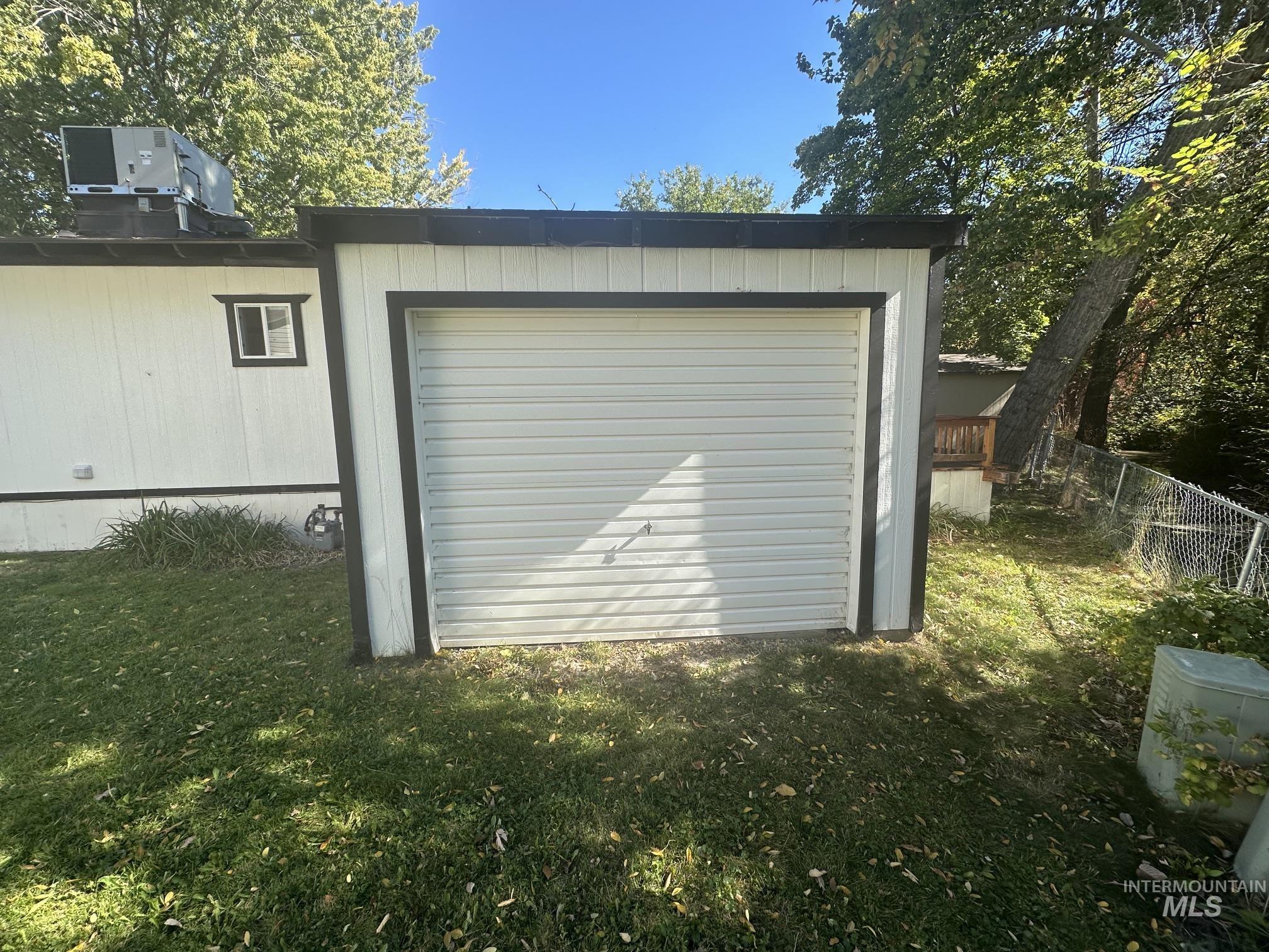 790 N Riviera Dr, Boise, Idaho 83703, 2 Bedrooms, 2 Bathrooms, Residential For Sale, Price $134,990, 99003758