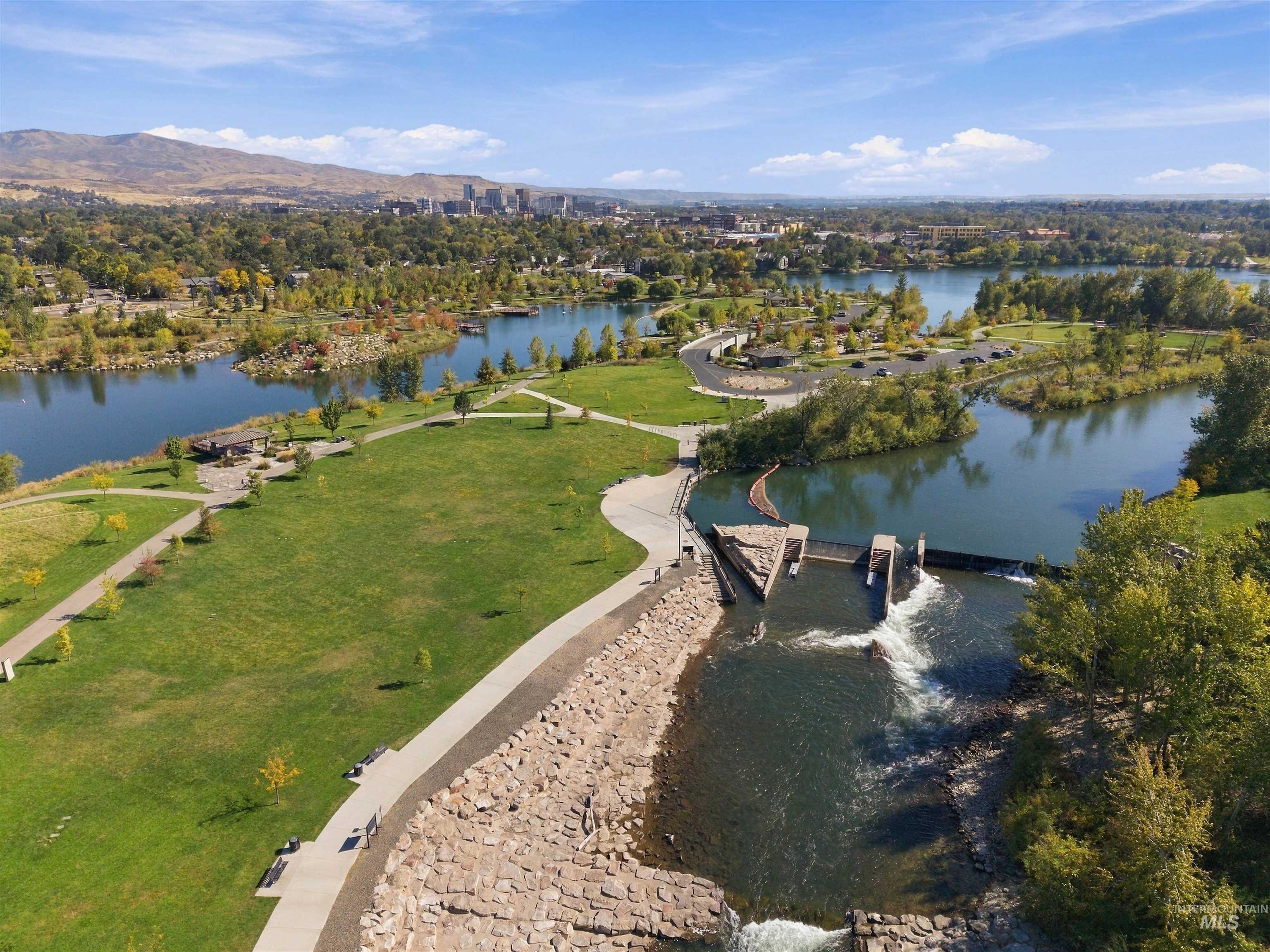 790 N Riviera Dr, Boise, Idaho 83703, 2 Bedrooms, 2 Bathrooms, Residential For Sale, Price $134,990, 99003758