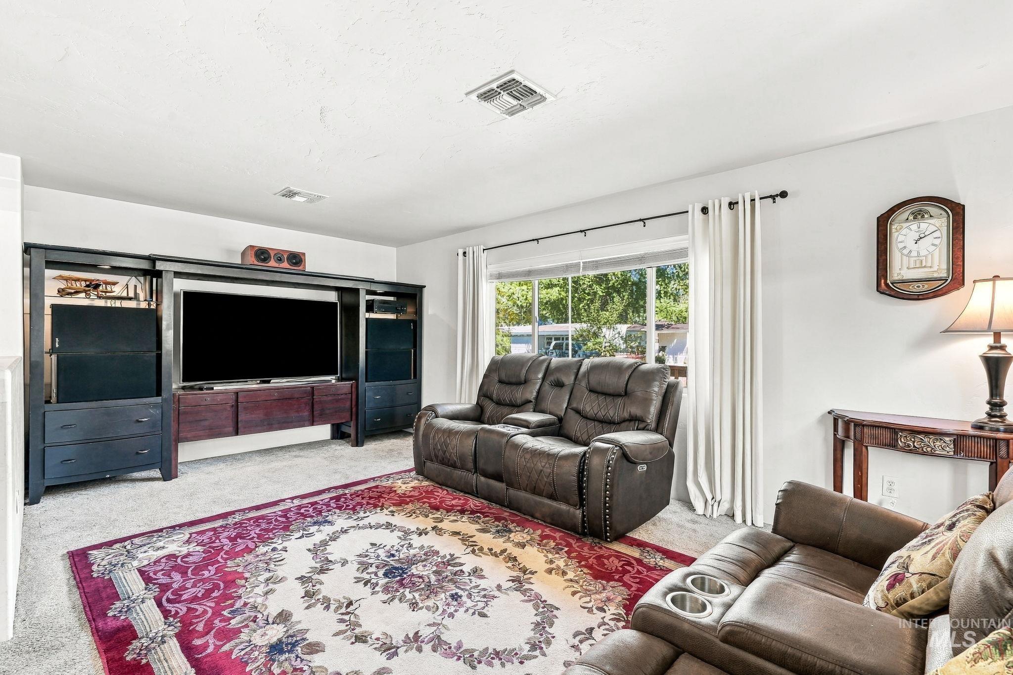 790 N Riviera Dr, Boise, Idaho 83703, 2 Bedrooms, 2 Bathrooms, Residential For Sale, Price $134,990, 99003758