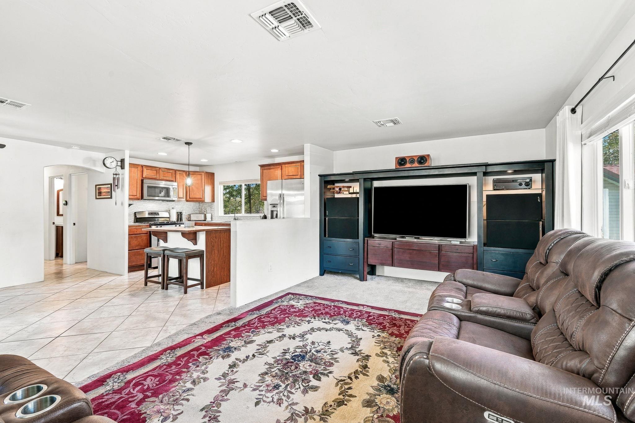 790 N Riviera Dr, Boise, Idaho 83703, 2 Bedrooms, 2 Bathrooms, Residential For Sale, Price $134,990, 99003758