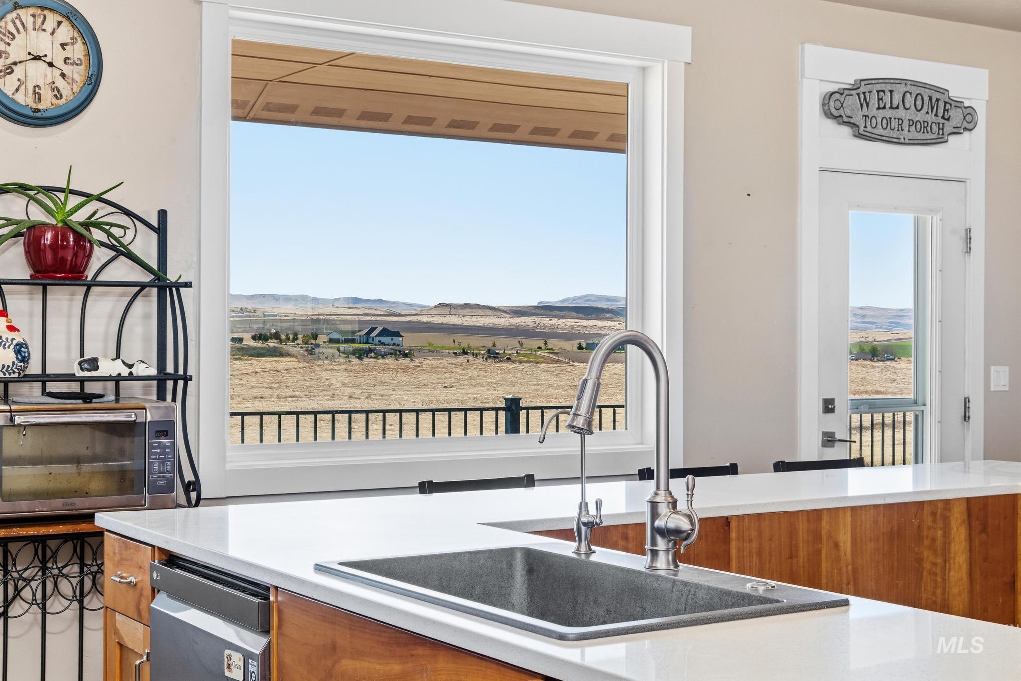 9531 Pump Rd., Nampa, Idaho 83686, 5 Bedrooms, 4 Bathrooms, Residential For Sale, Price $850,000, 99003761