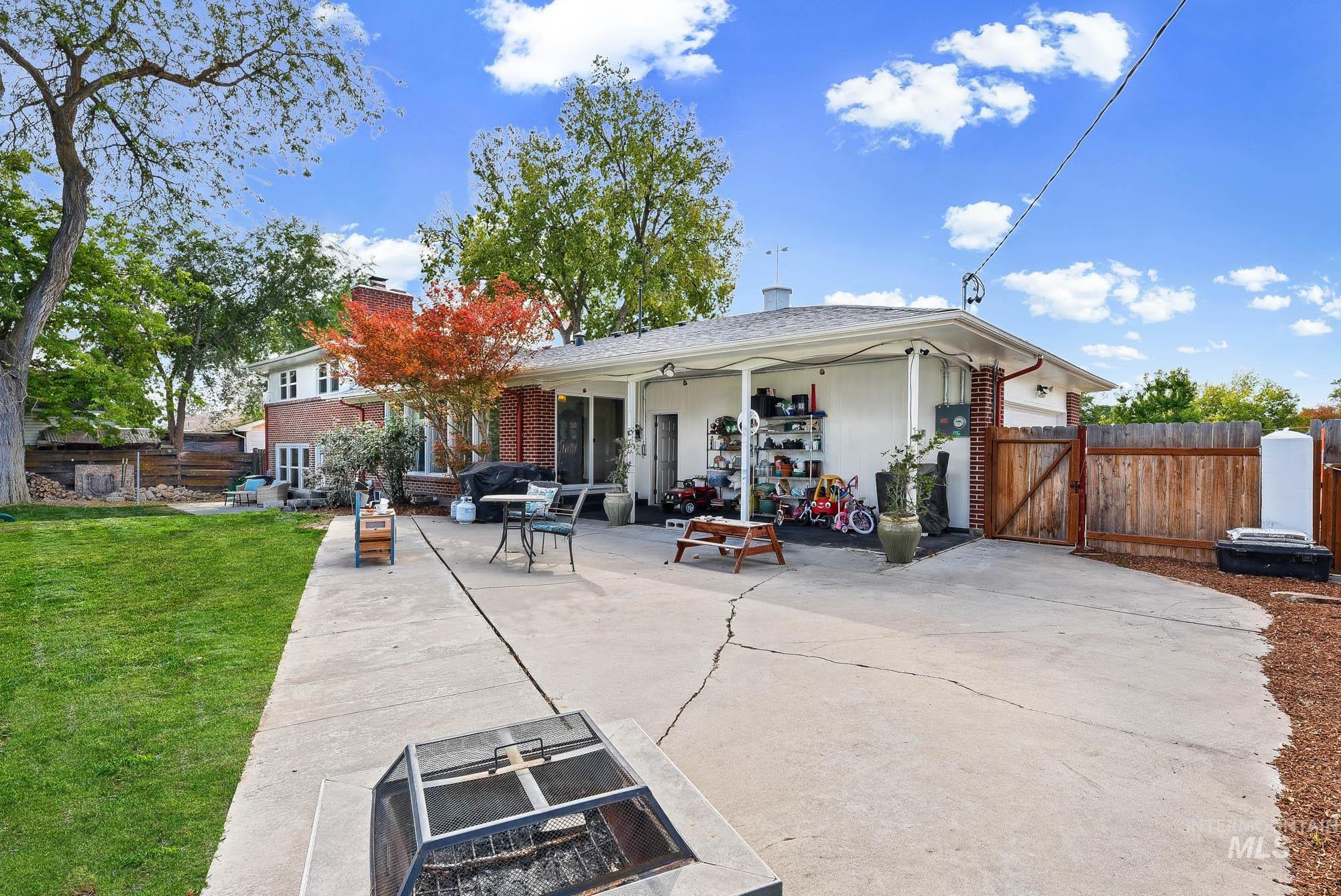 2015 Idaho Ave, Caldwell, Idaho 83605, 4 Bedrooms, 3 Bathrooms, Residential For Sale, Price $650,000, 99003762
