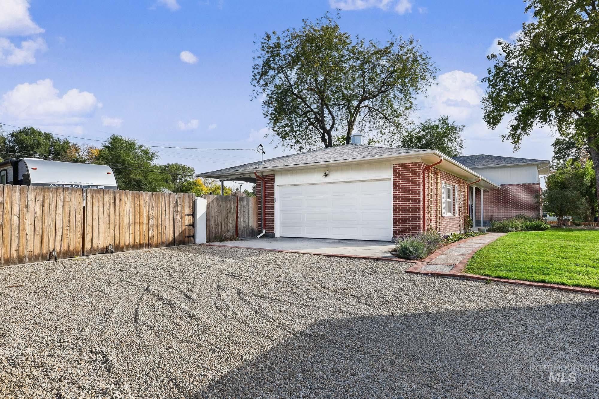 2015 Idaho Ave, Caldwell, Idaho 83605, 4 Bedrooms, 3 Bathrooms, Residential For Sale, Price $650,000, 99003762