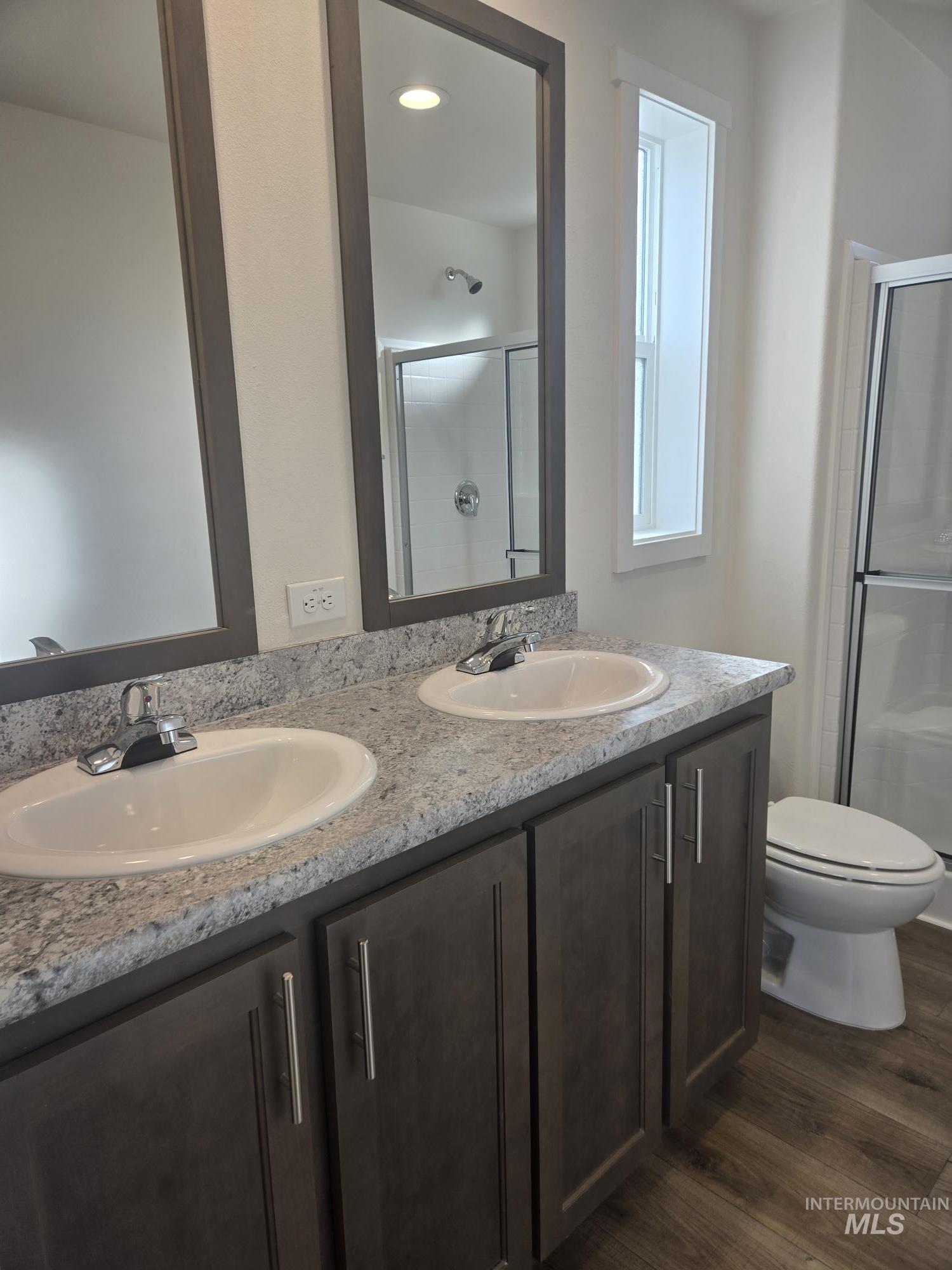 8514 Blue Hill, Boise, Idaho 83716, 3 Bedrooms, 2 Bathrooms, Residential For Sale, Price $175,000, 99003763