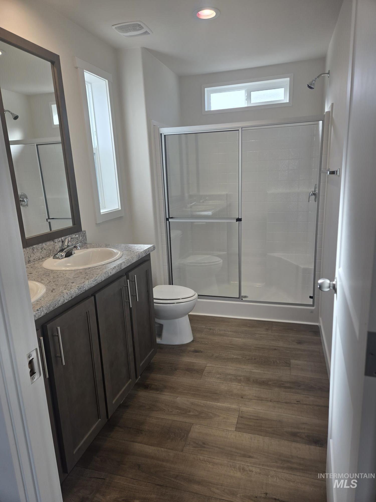8514 Blue Hill, Boise, Idaho 83716, 3 Bedrooms, 2 Bathrooms, Residential For Sale, Price $175,000, 99003763