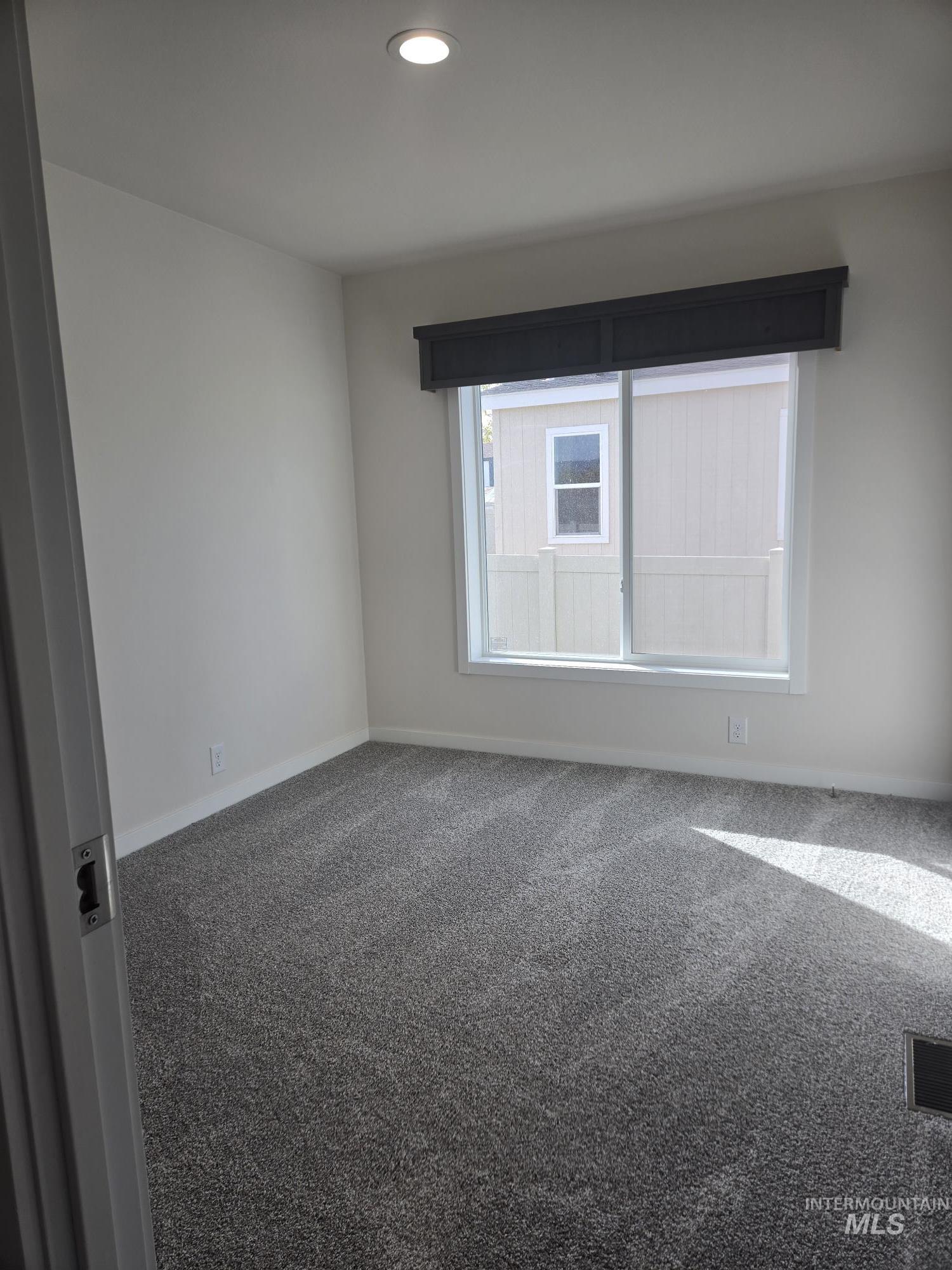 8514 Blue Hill, Boise, Idaho 83716, 3 Bedrooms, 2 Bathrooms, Residential For Sale, Price $175,000, 99003763
