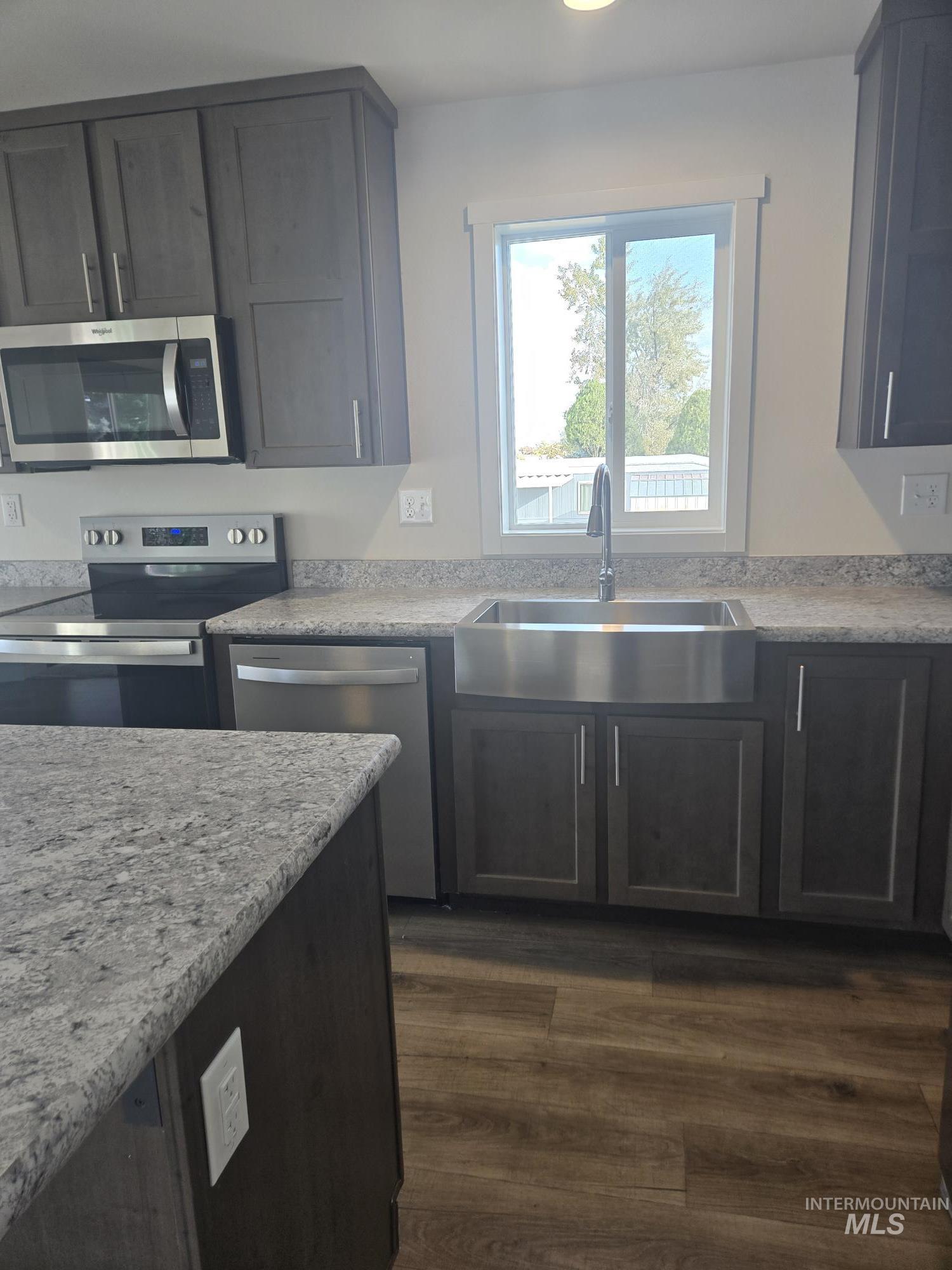 8514 Blue Hill, Boise, Idaho 83716, 3 Bedrooms, 2 Bathrooms, Residential For Sale, Price $175,000, 99003763