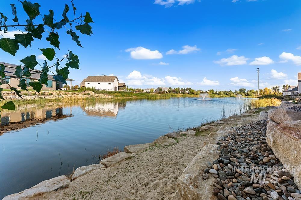 530 Joy Ave, Middleton, Idaho 83644, 4 Bedrooms, 3.5 Bathrooms, Residential For Sale, Price $999,900, 99003768
