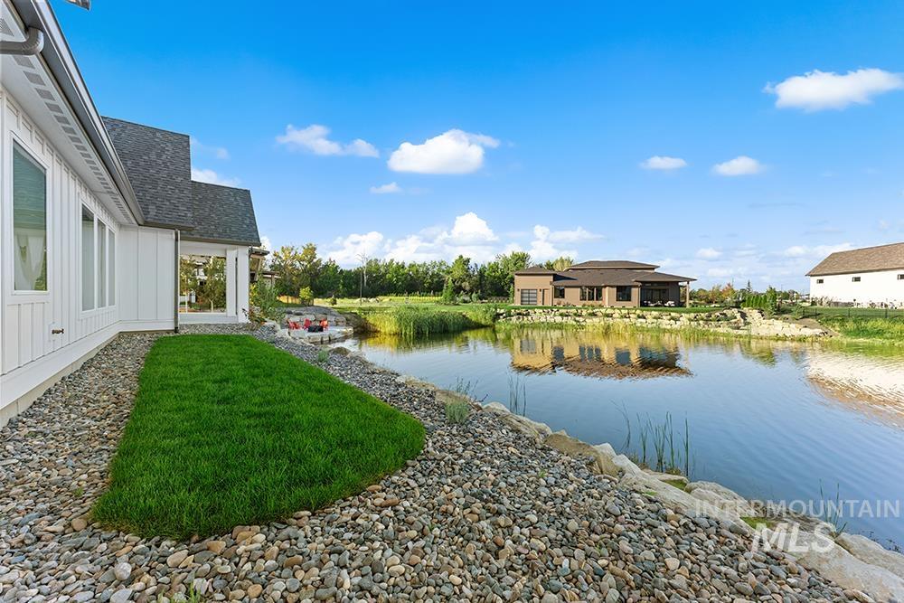 530 Joy Ave, Middleton, Idaho 83644, 4 Bedrooms, 3.5 Bathrooms, Residential For Sale, Price $999,900, 99003768