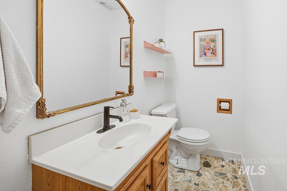 3100 N Hillway Dr, Boise, Idaho 83702, 4 Bedrooms, 2.5 Bathrooms, Residential For Sale, Price $799,900,MLS 99003773