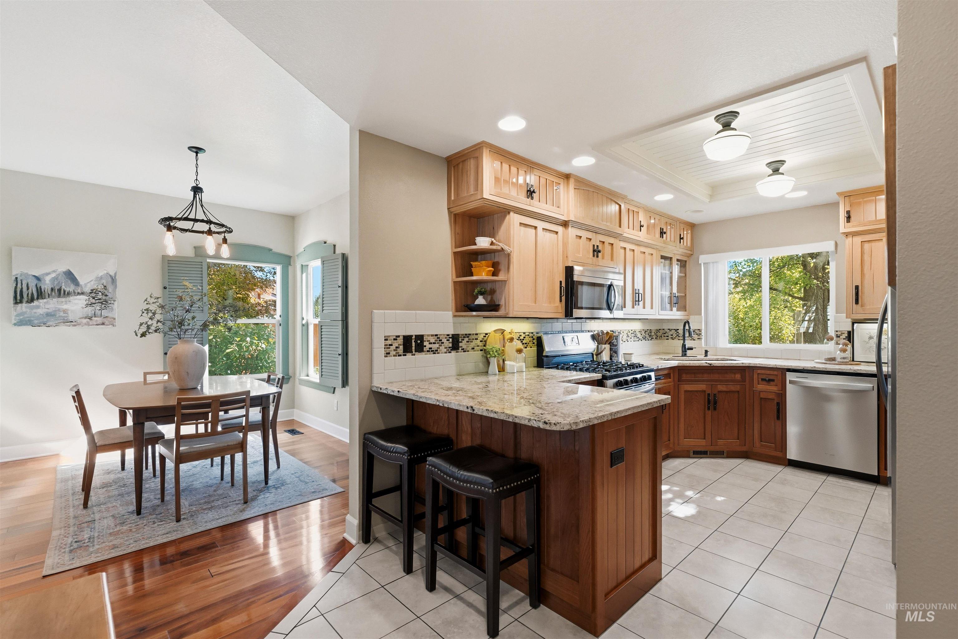 281 S Silverwood Way, Eagle, Idaho 83616, 3 Bedrooms, 2 Bathrooms, Residential For Sale, Price $534,900,MLS 99003774