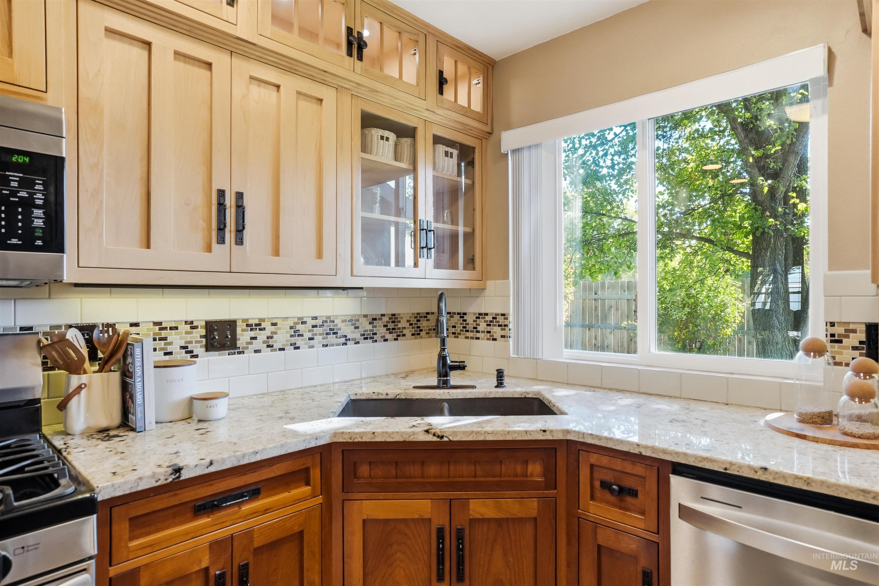 281 S Silverwood Way, Eagle, Idaho 83616, 3 Bedrooms, 2 Bathrooms, Residential For Sale, Price $534,900,MLS 99003774