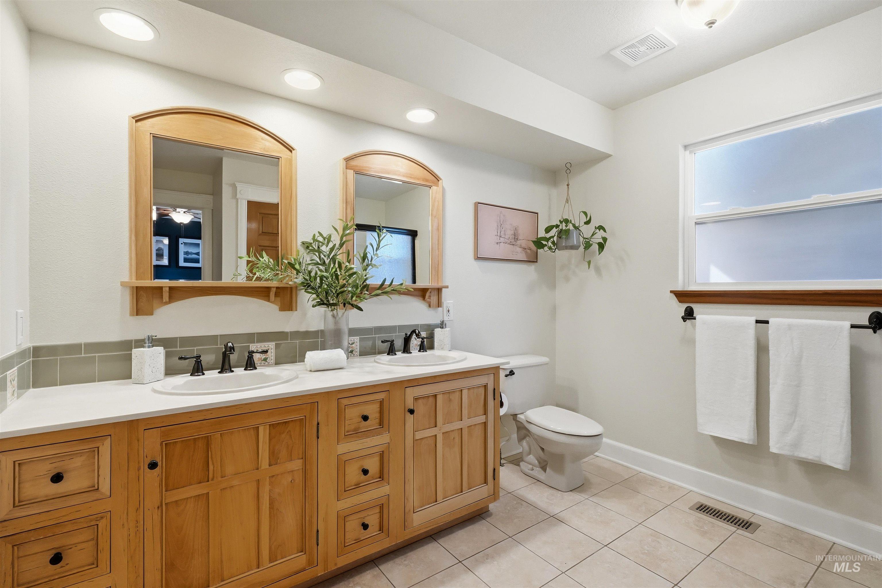 281 S Silverwood Way, Eagle, Idaho 83616, 3 Bedrooms, 2 Bathrooms, Residential For Sale, Price $534,900,MLS 99003774
