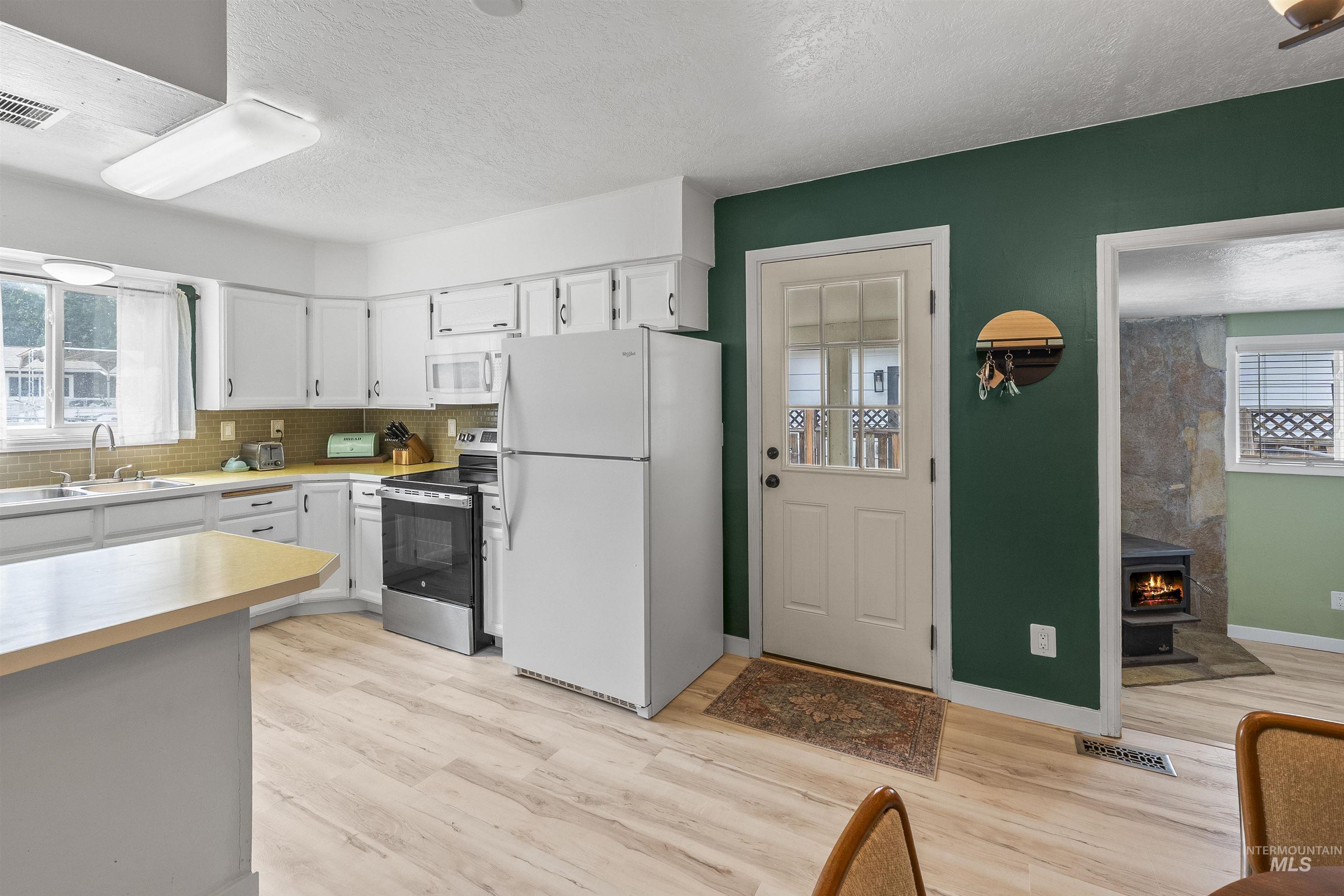 6308 W Butte Street, Boise, Idaho 83704, 3 Bedrooms, 1 Bathroom, Residential For Sale, Price $389,900, 99003776