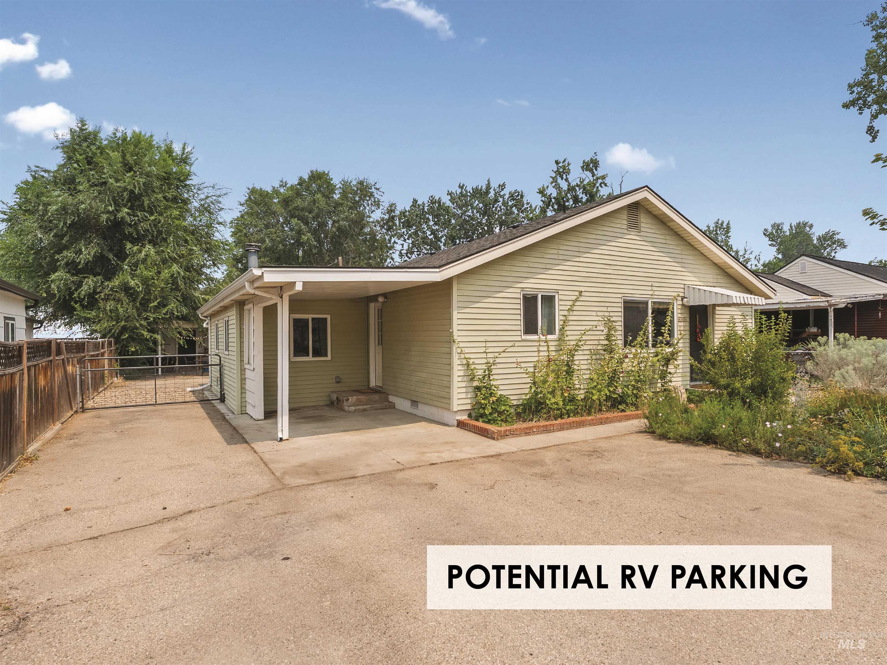 6308 W Butte Street, Boise, Idaho 83704, 3 Bedrooms, 1 Bathroom, Residential For Sale, Price $389,900, 99003776