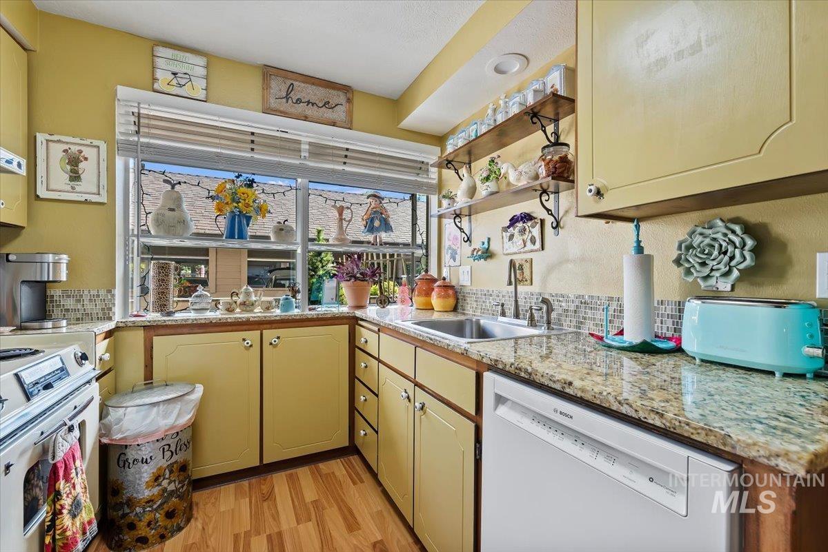 3092 S Gekeler Ln, Boise, Idaho 83706, 2 Bedrooms, 2 Bathrooms, Residential For Sale, Price $331,900, 99003780