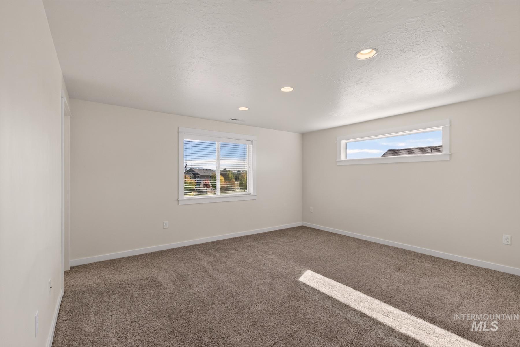 32 N Wooddale Ave, Eagle, Idaho 83616, 5 Bedrooms, 2.5 Bathrooms, Residential For Sale, Price $599,000,MLS 99003784