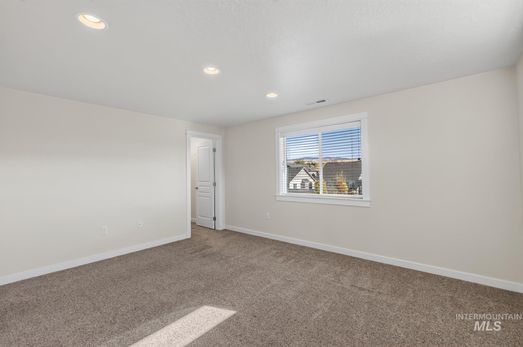 32 N Wooddale Ave, Eagle, Idaho 83616, 5 Bedrooms, 2.5 Bathrooms, Residential For Sale, Price $599,000,MLS 99003784