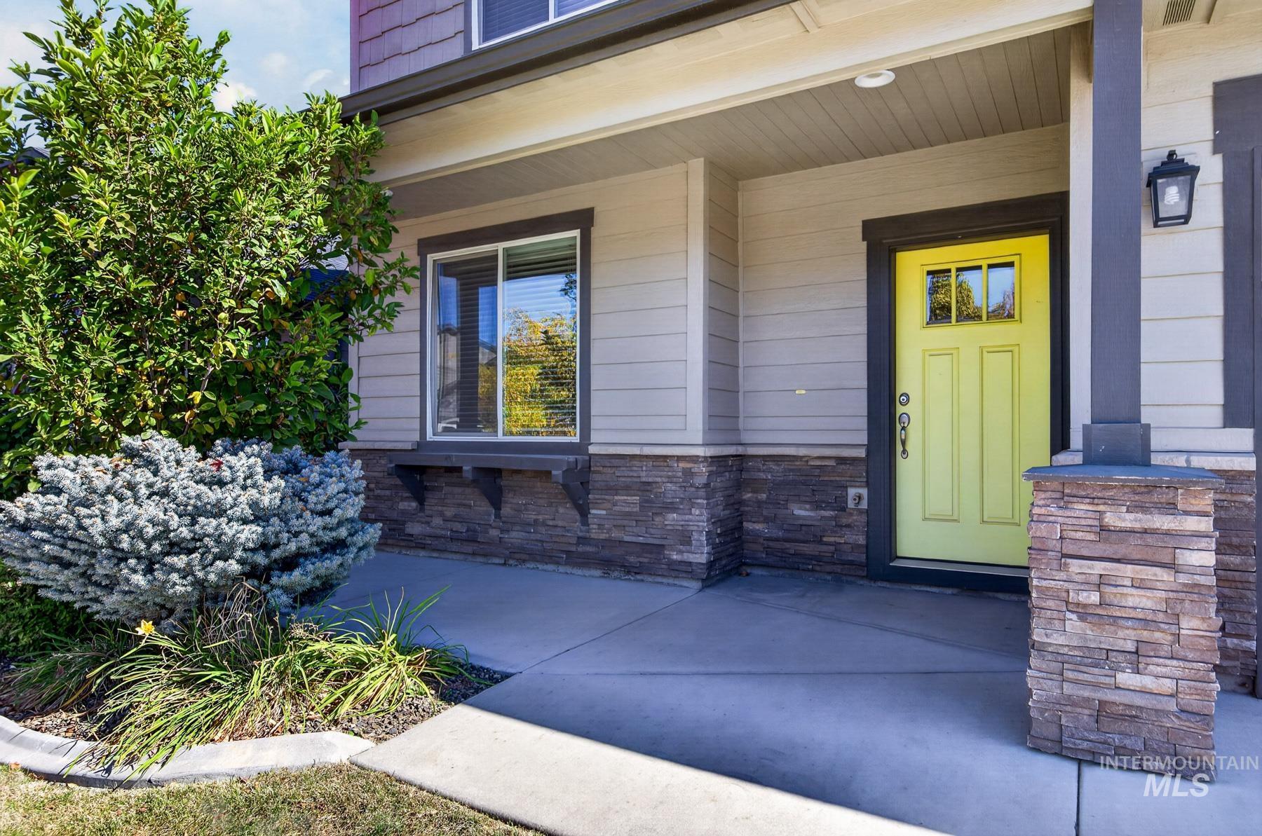 32 N Wooddale Ave, Eagle, Idaho 83616, 5 Bedrooms, 2.5 Bathrooms, Residential For Sale, Price $599,000,MLS 99003784
