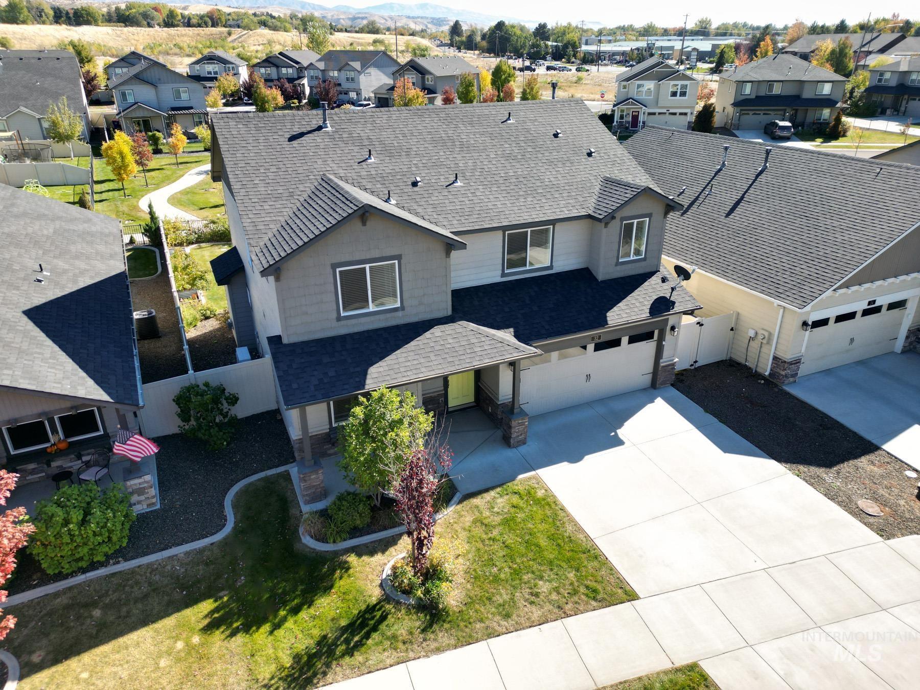 32 N Wooddale Ave, Eagle, Idaho 83616, 5 Bedrooms, 2.5 Bathrooms, Residential For Sale, Price $599,000,MLS 99003784