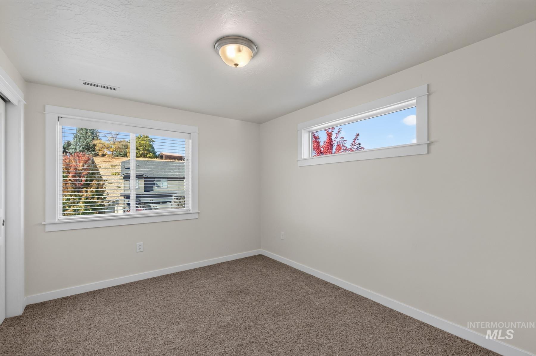 32 N Wooddale Ave, Eagle, Idaho 83616, 5 Bedrooms, 2.5 Bathrooms, Residential For Sale, Price $599,000,MLS 99003784
